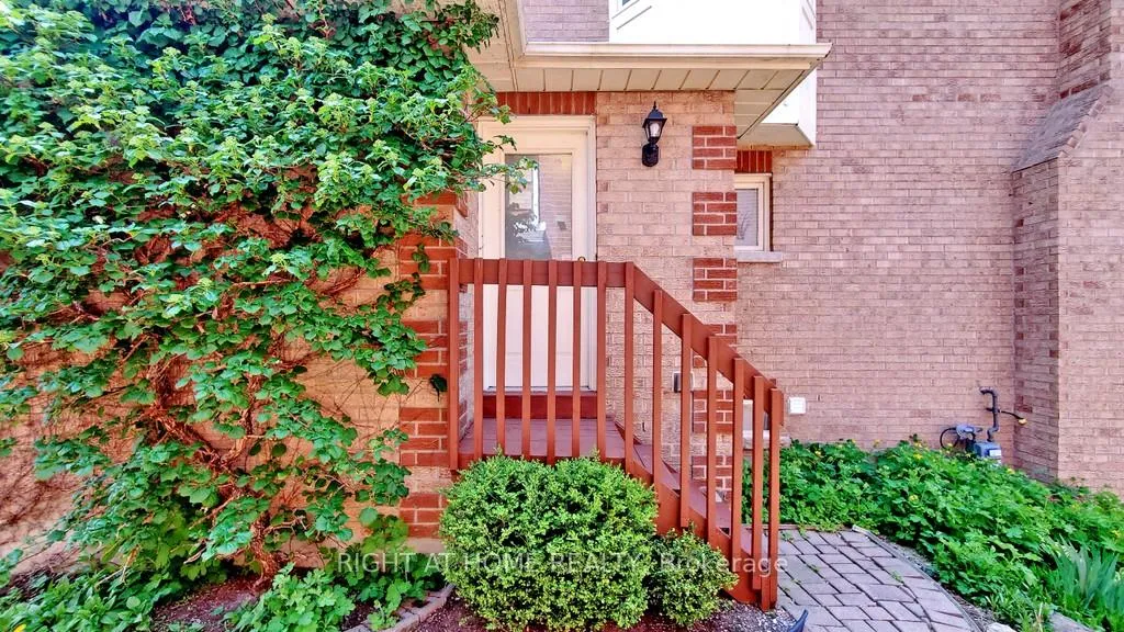 Photo 36 of Unit Main and upper floor, 95 Lensmith Drive, Aurora, Aurora Highlands — HOMEH