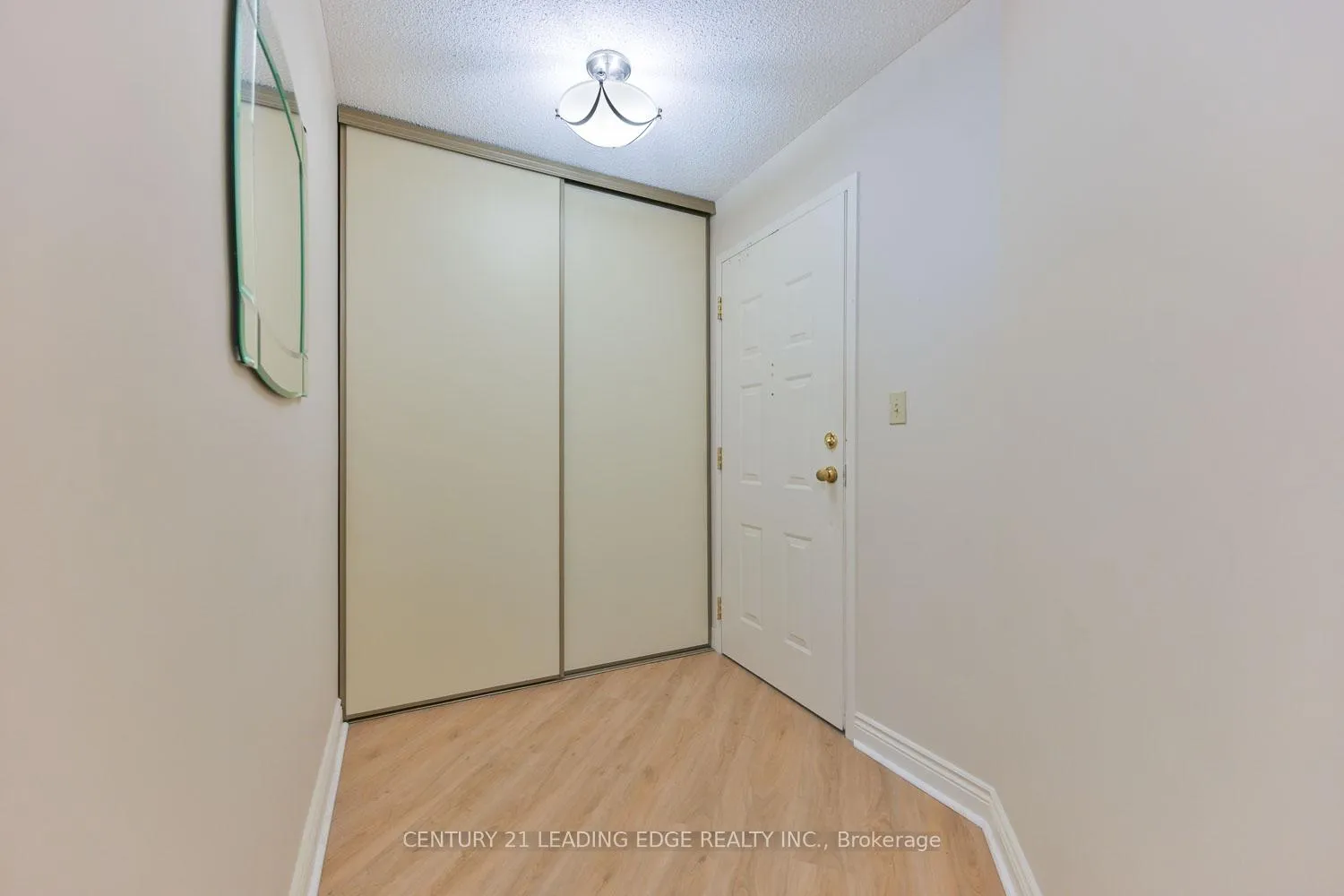 Photo 8 of Unit 214, 100 Anna Russell Way, Markham, Unionville — HOMEH
