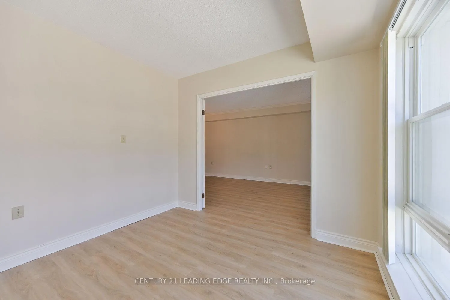 Photo 17 of Unit 214, 100 Anna Russell Way, Markham, Unionville — HOMEH