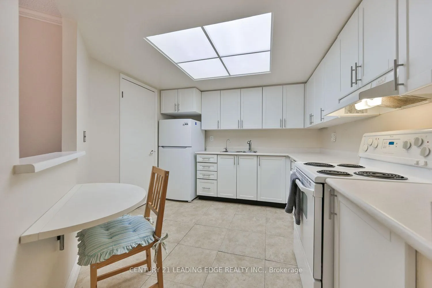 Photo 18 of Unit 214, 100 Anna Russell Way, Markham, Unionville — HOMEH