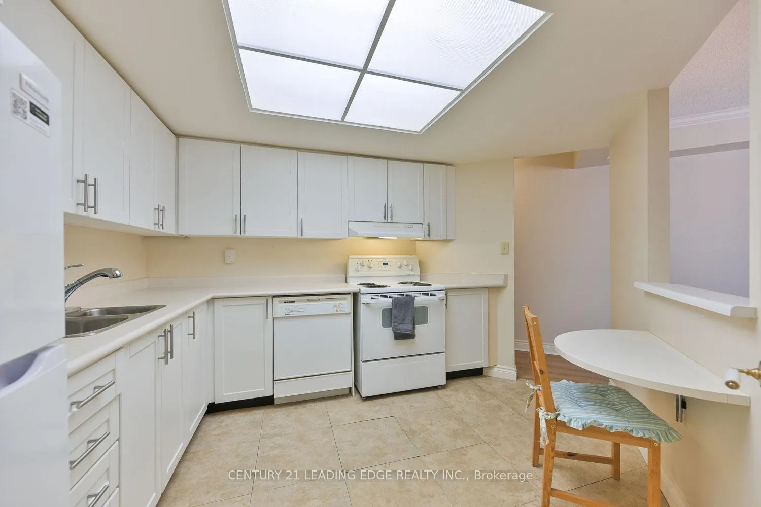 Photo 19 of Unit 214, 100 Anna Russell Way, Markham, Unionville — HOMEH