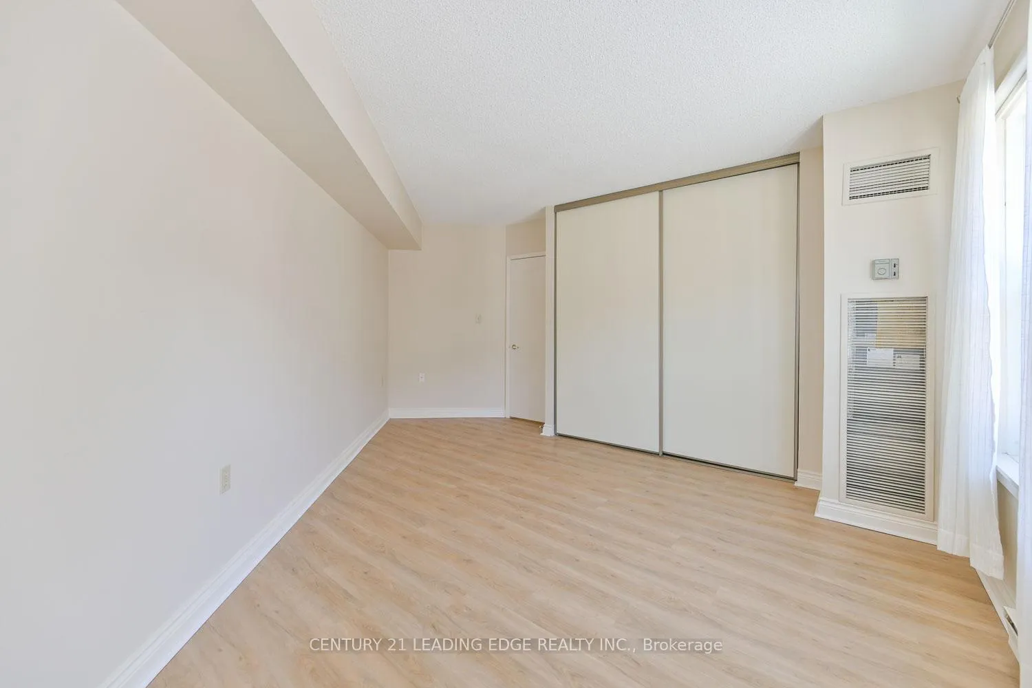 Photo 24 of Unit 214, 100 Anna Russell Way, Markham, Unionville — HOMEH