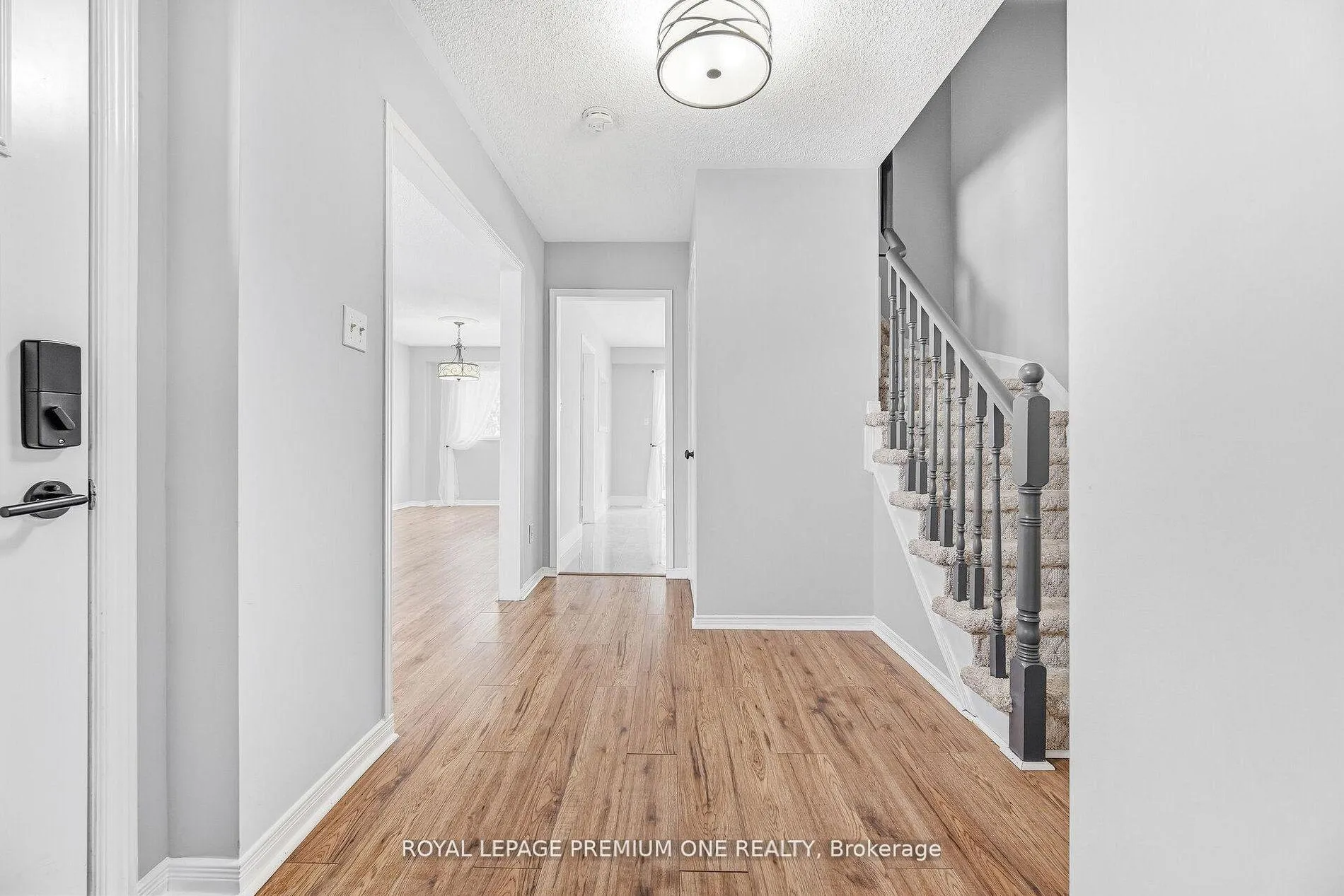 Photo 10 of 69 Mcknight Crescent, New Tecumseth, Tottenham — HOMEH