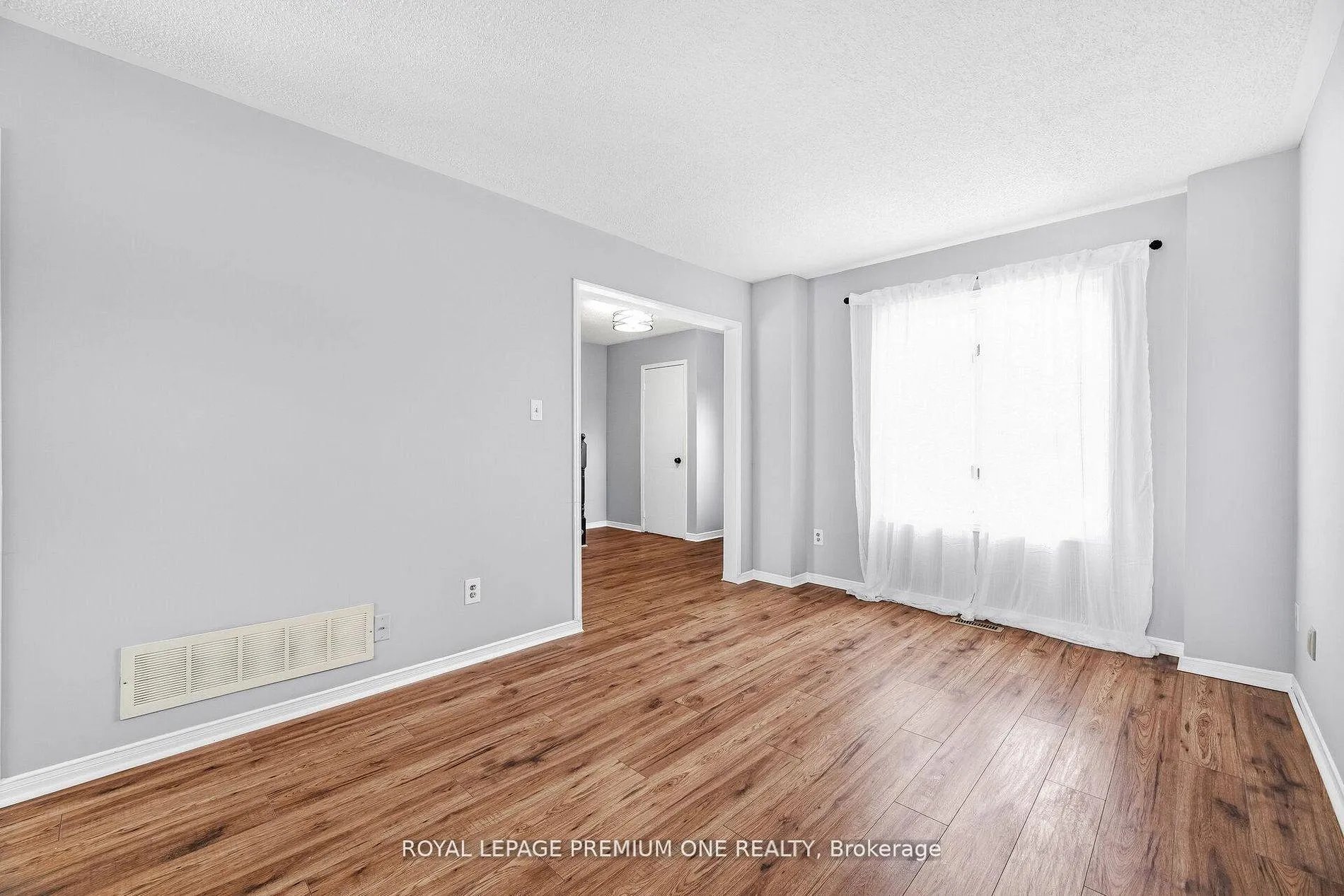 Photo 14 of 69 Mcknight Crescent, New Tecumseth, Tottenham — HOMEH