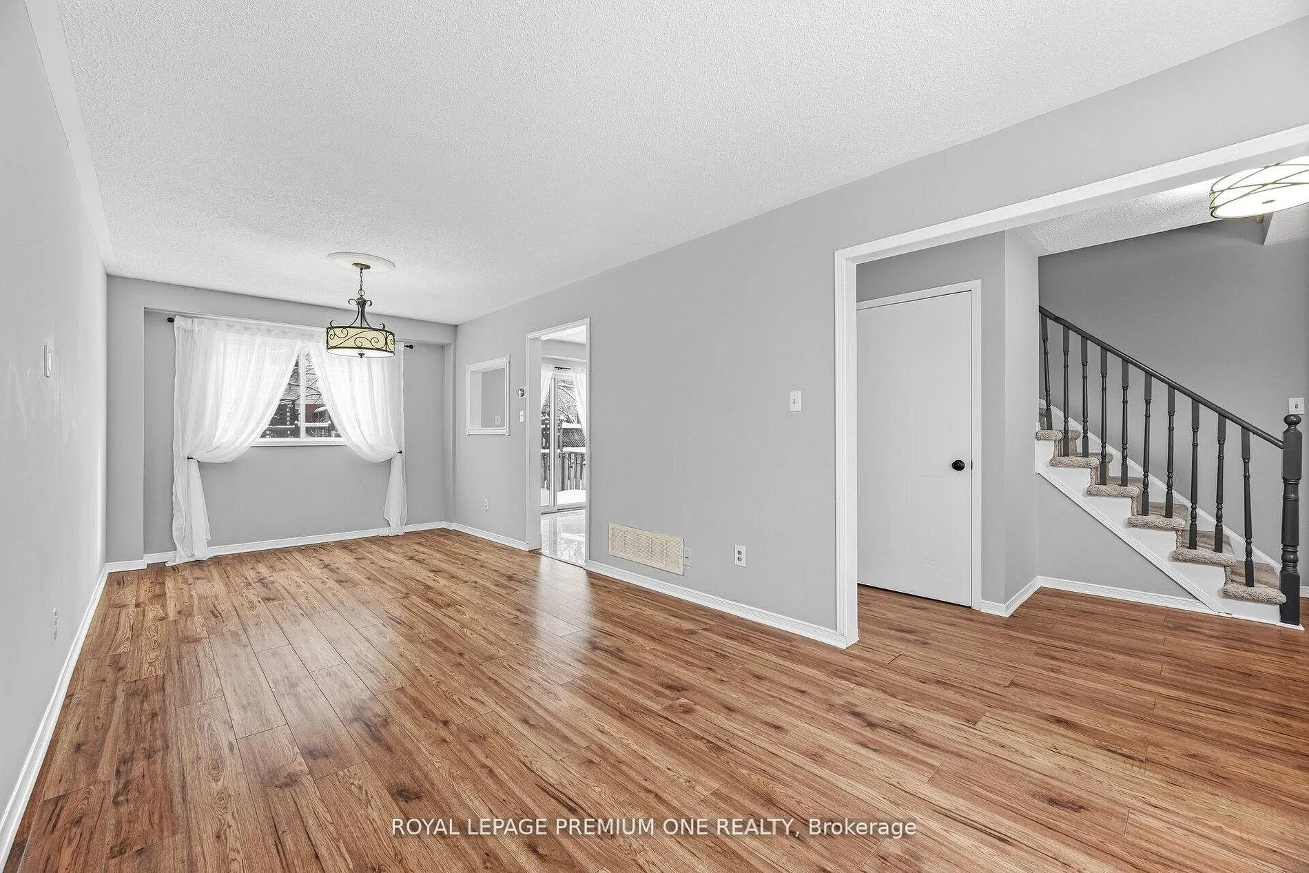 Photo 16 of 69 Mcknight Crescent, New Tecumseth, Tottenham — HOMEH