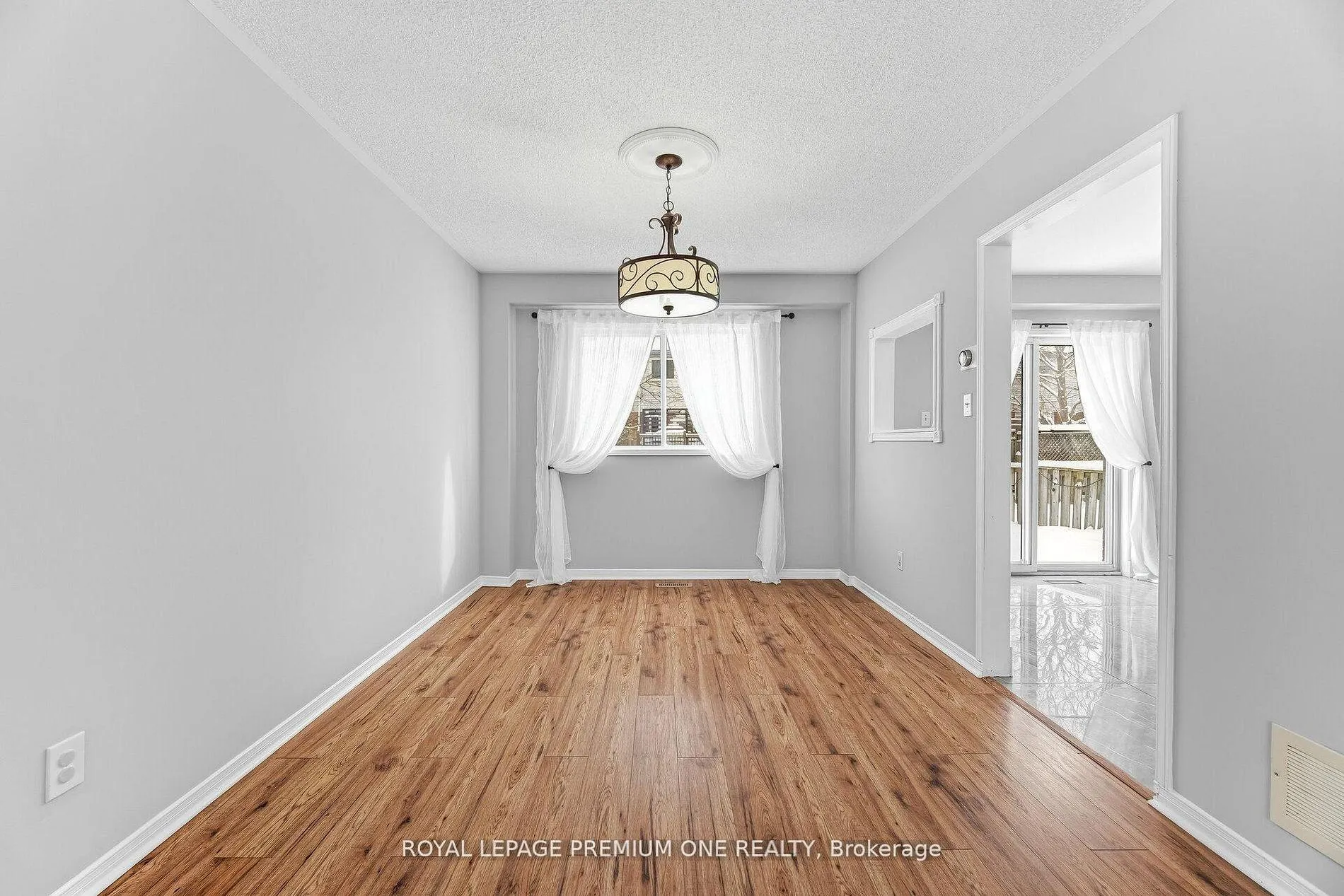 Photo 17 of 69 Mcknight Crescent, New Tecumseth, Tottenham — HOMEH