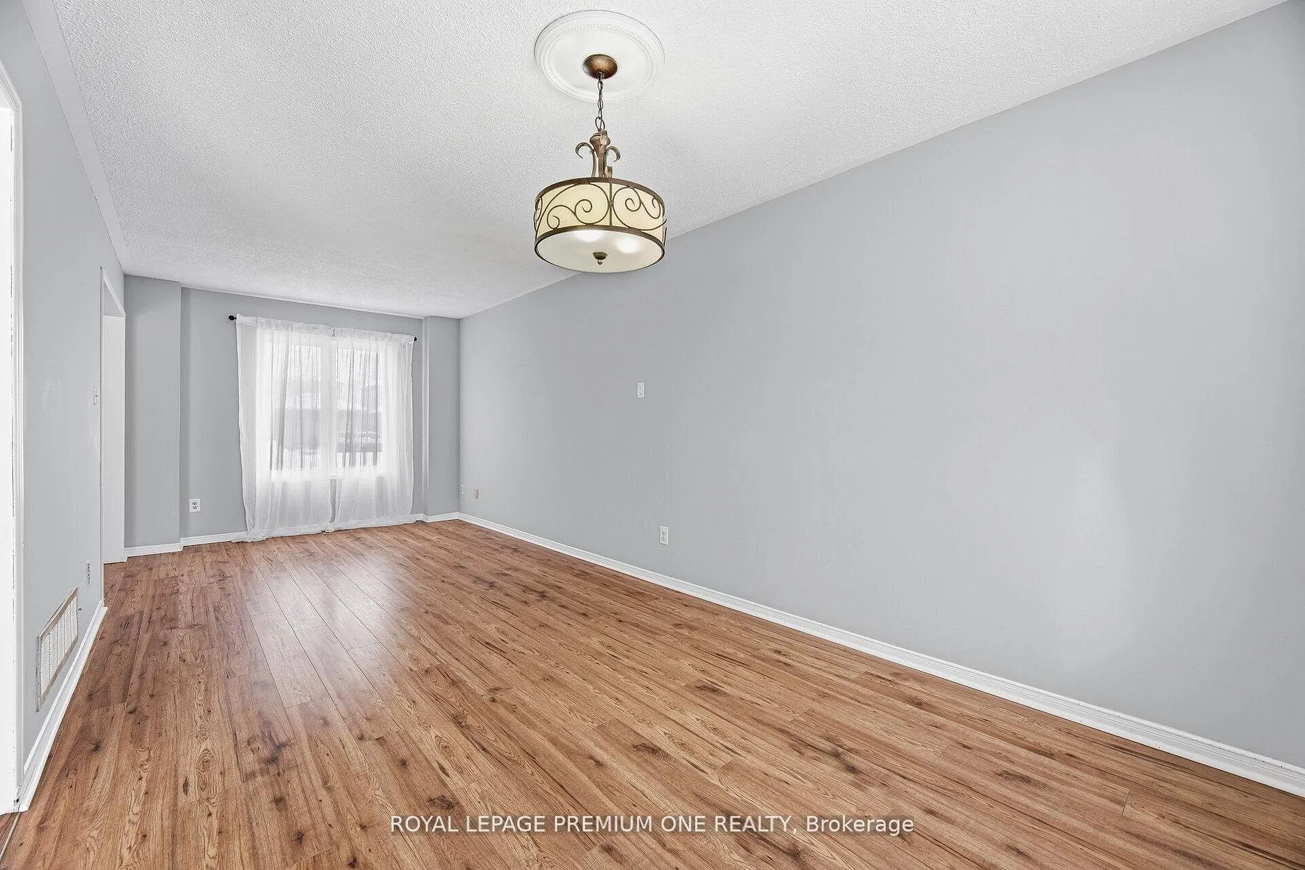 Photo 21 of 69 Mcknight Crescent, New Tecumseth, Tottenham — HOMEH
