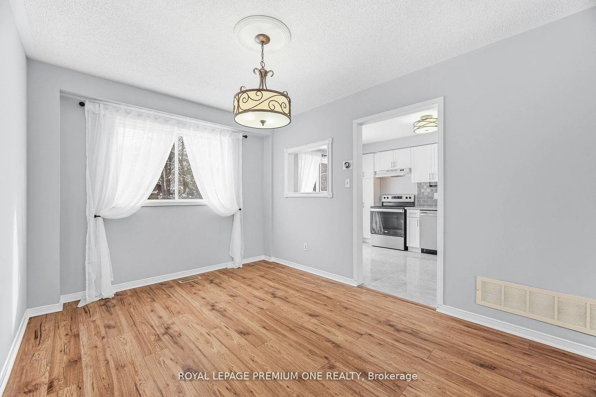 Photo 22 of 69 Mcknight Crescent, New Tecumseth, Tottenham — HOMEH