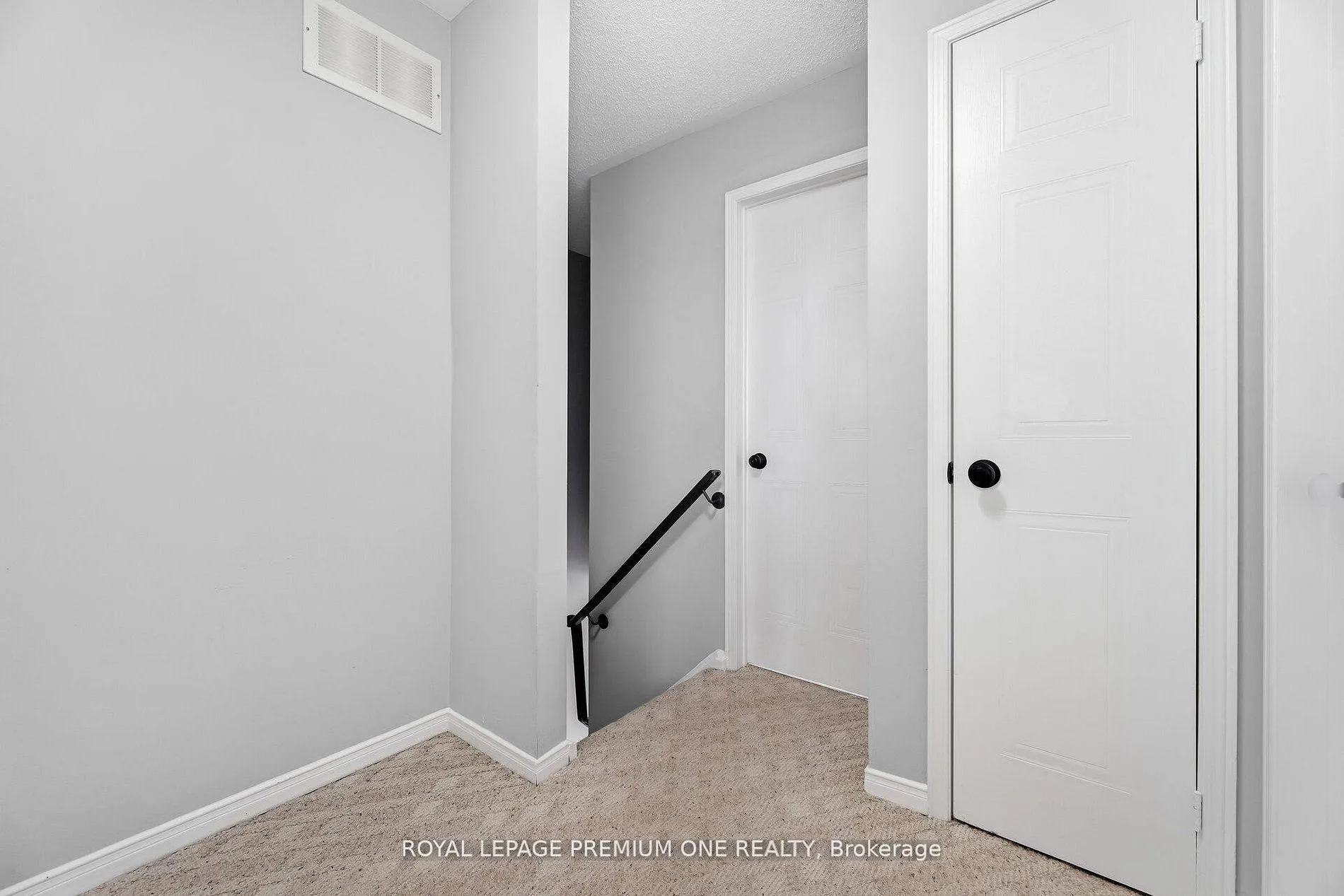Photo 30 of 69 Mcknight Crescent, New Tecumseth, Tottenham — HOMEH