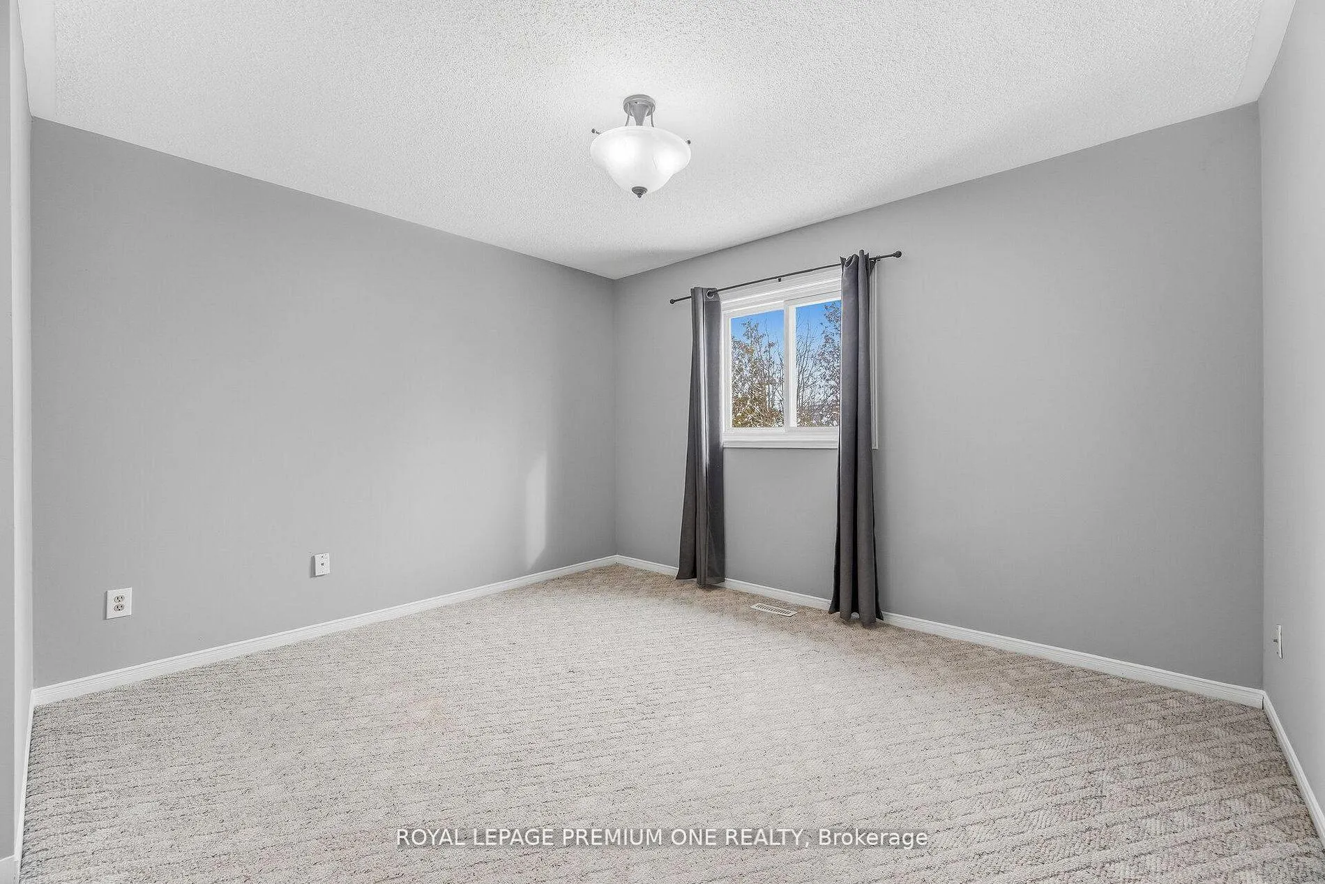 Photo 31 of 69 Mcknight Crescent, New Tecumseth, Tottenham — HOMEH