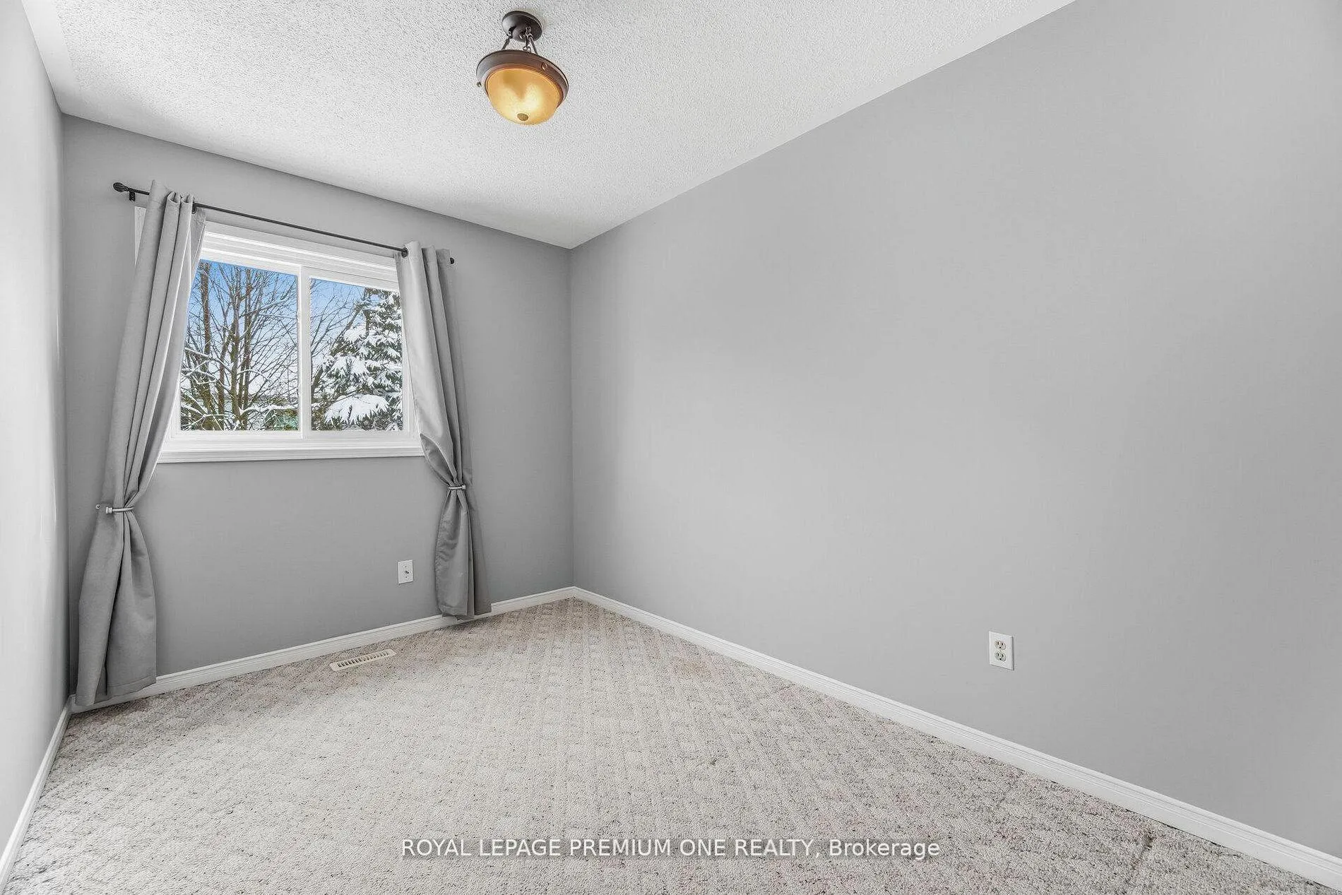 Photo 35 of 69 Mcknight Crescent, New Tecumseth, Tottenham — HOMEH