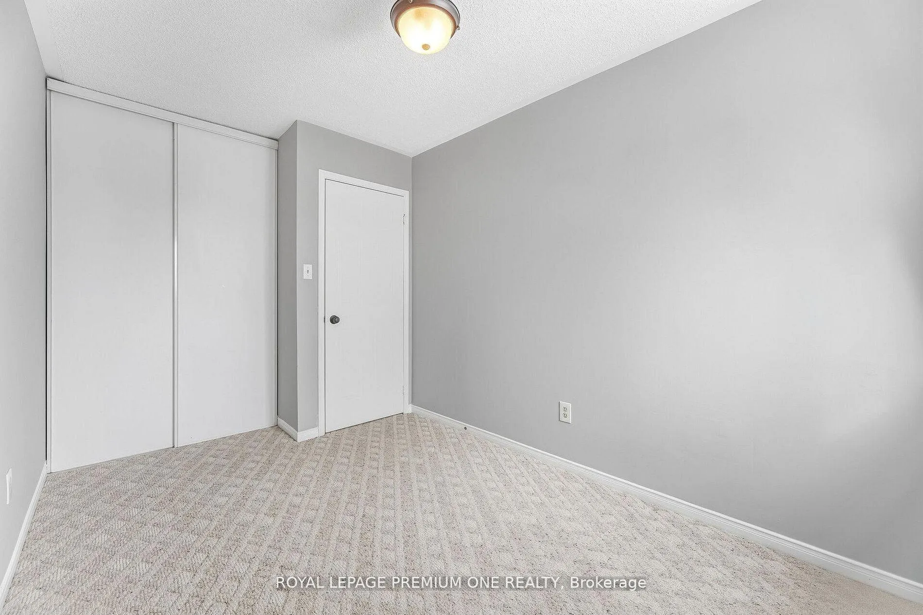 Photo 36 of 69 Mcknight Crescent, New Tecumseth, Tottenham — HOMEH