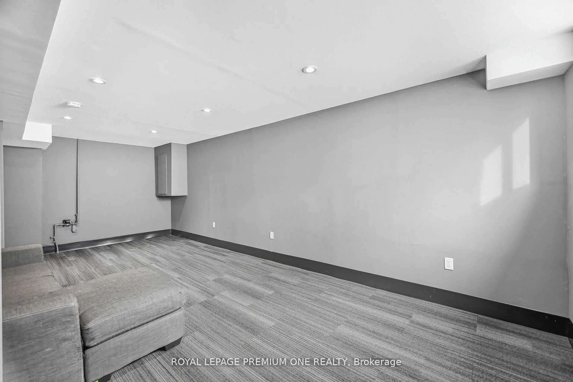 Photo 43 of 69 Mcknight Crescent, New Tecumseth, Tottenham — HOMEH