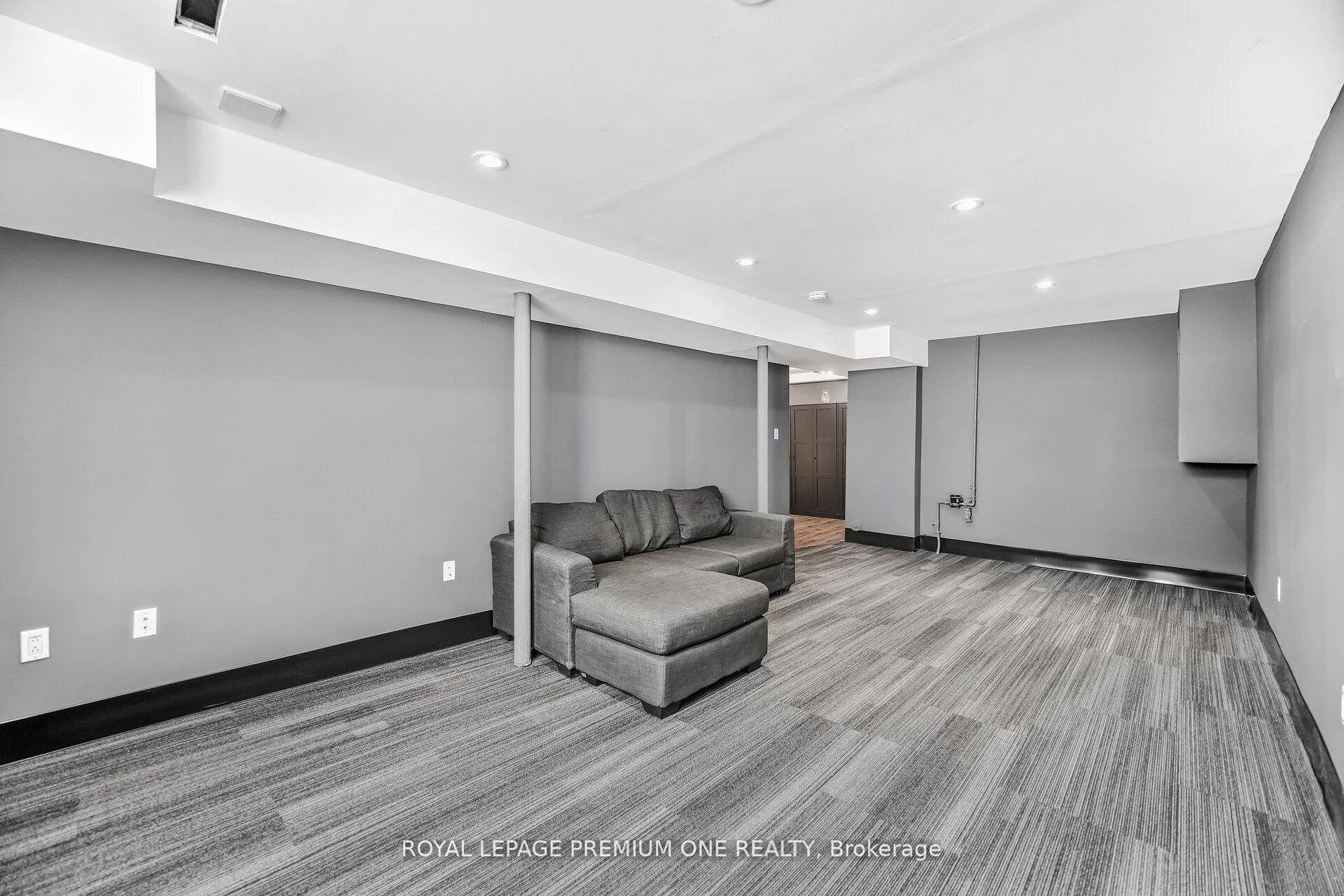 Photo 44 of 69 Mcknight Crescent, New Tecumseth, Tottenham — HOMEH