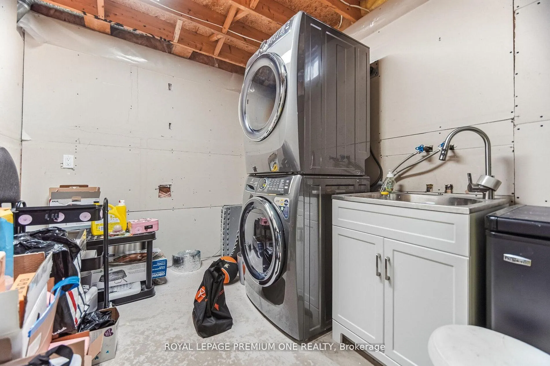 Photo 45 of 69 Mcknight Crescent, New Tecumseth, Tottenham — HOMEH