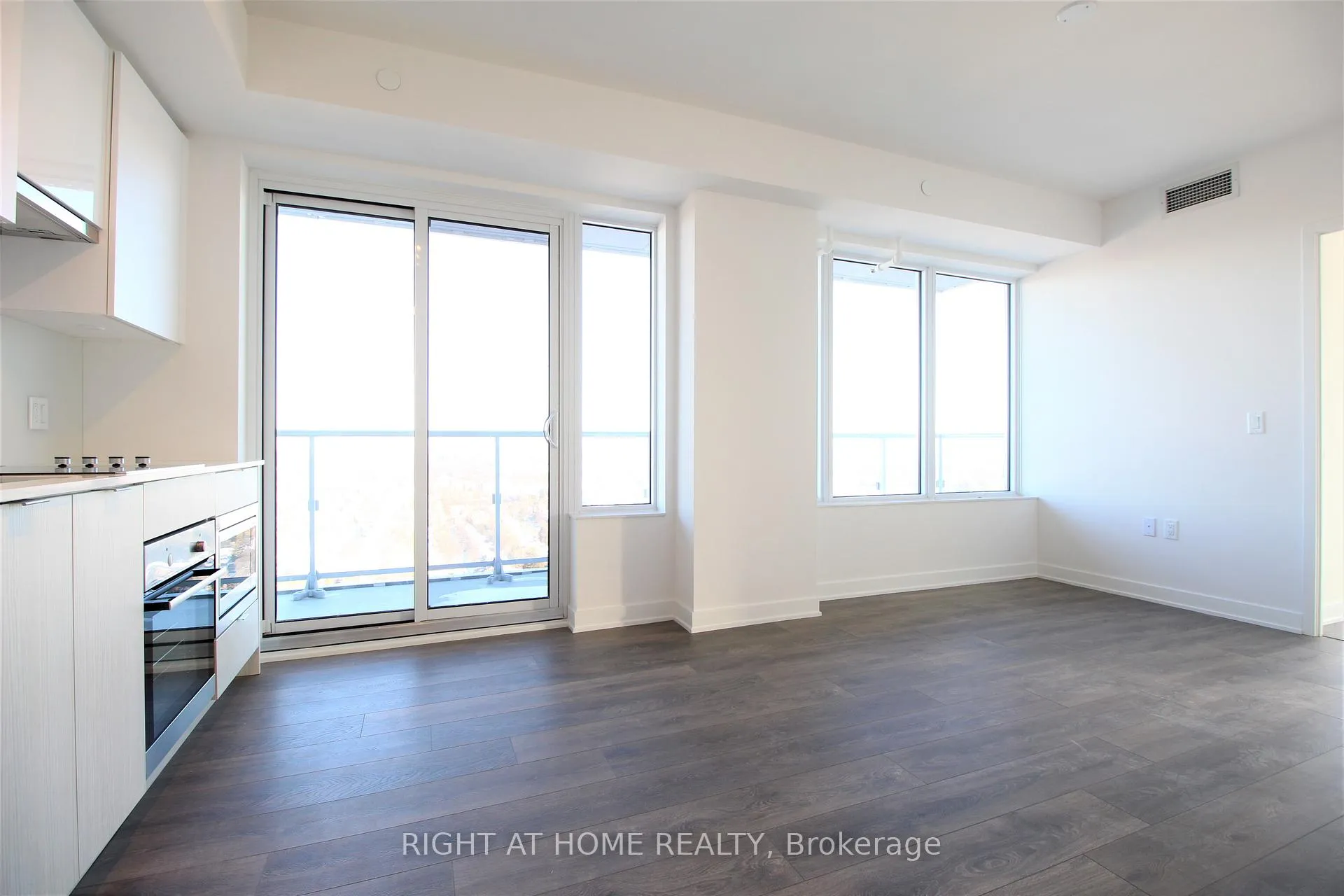 Photo 6 of Unit 3104, 195 Redpath Avenue, Toronto, Mount Pleasant West — HOMEH