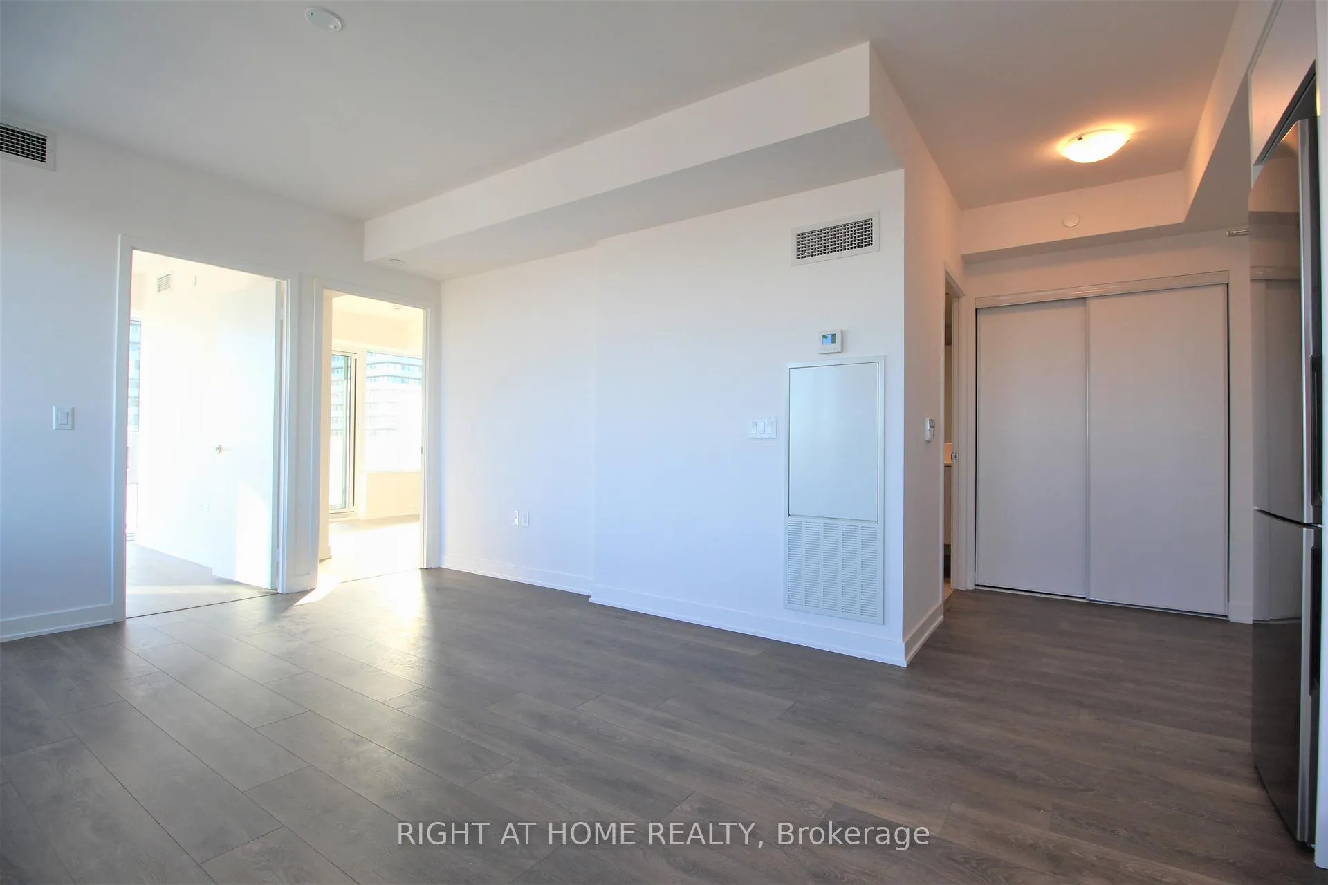 Photo 7 of Unit 3104, 195 Redpath Avenue, Toronto, Mount Pleasant West — HOMEH