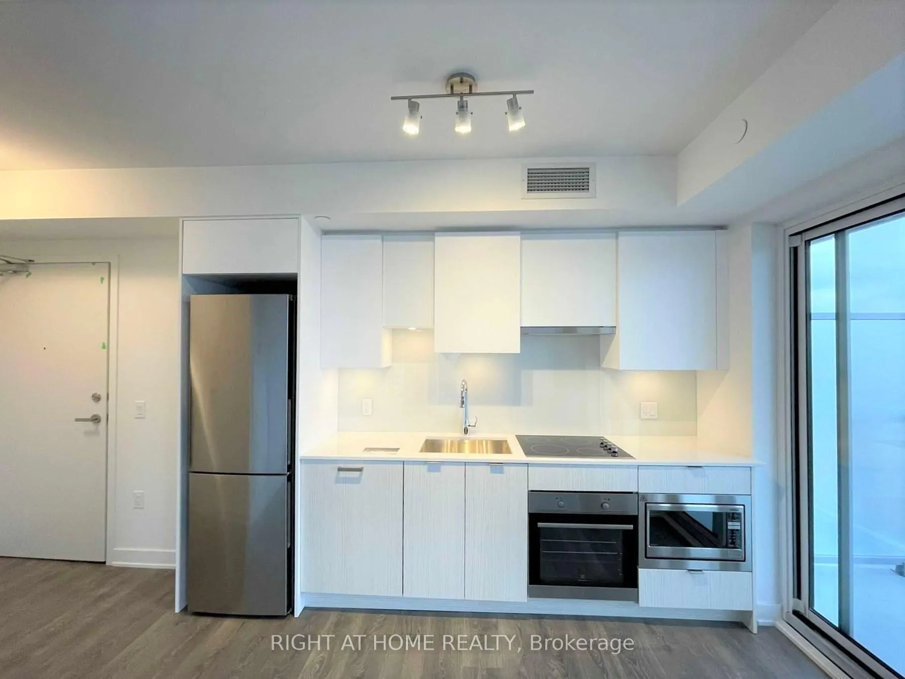 Photo 8 of Unit 3104, 195 Redpath Avenue, Toronto, Mount Pleasant West — HOMEH