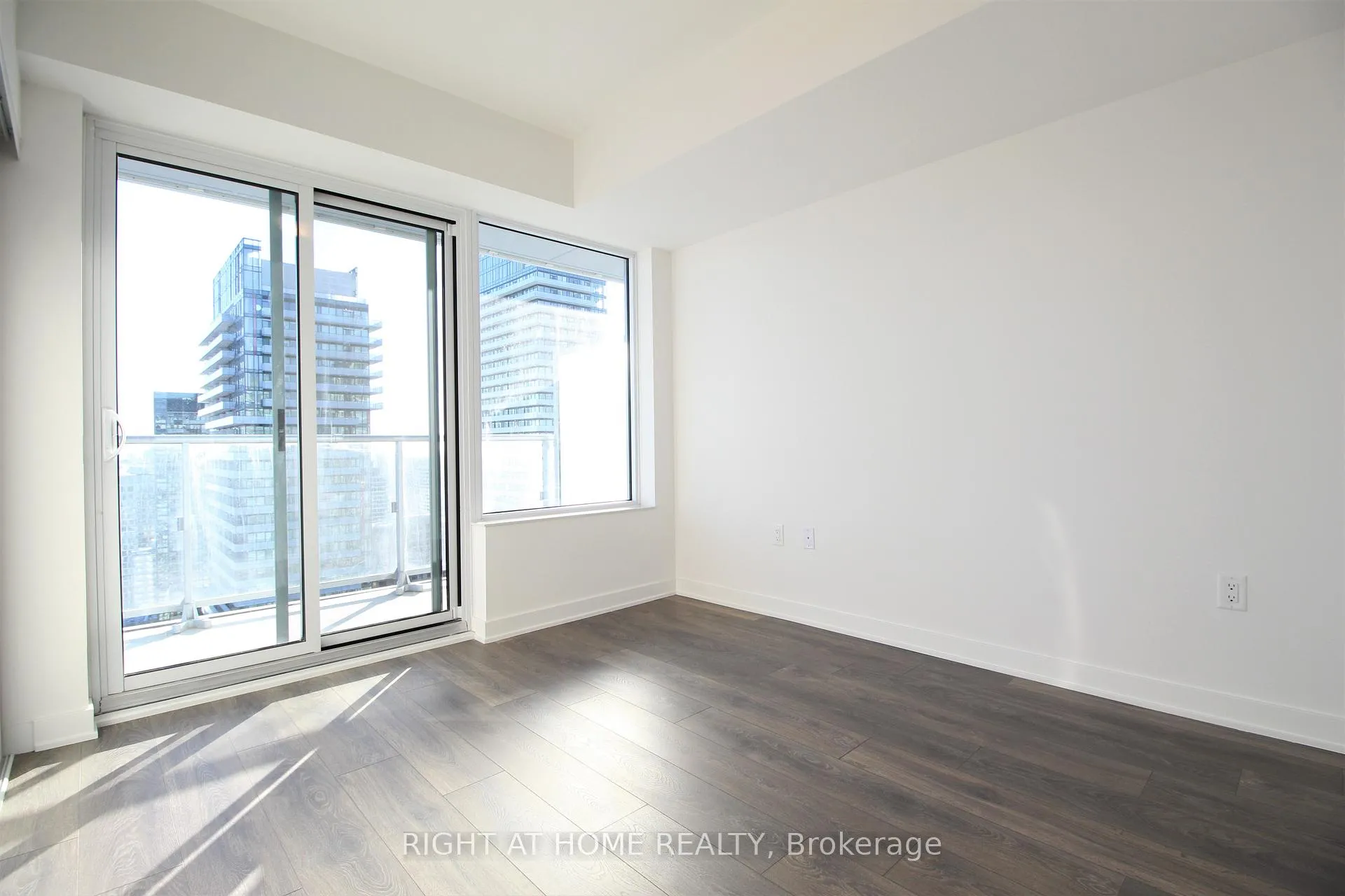 Photo 10 of Unit 3104, 195 Redpath Avenue, Toronto, Mount Pleasant West — HOMEH