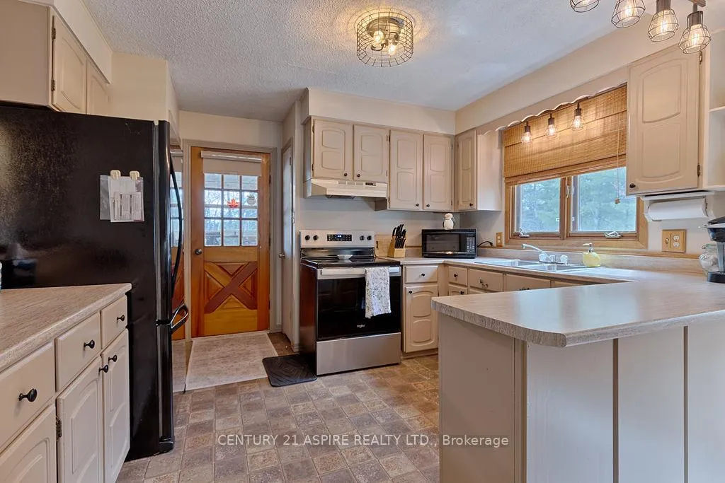 Photo 12 of 212 Eichstaedt Road, Petawawa — HOMEH
