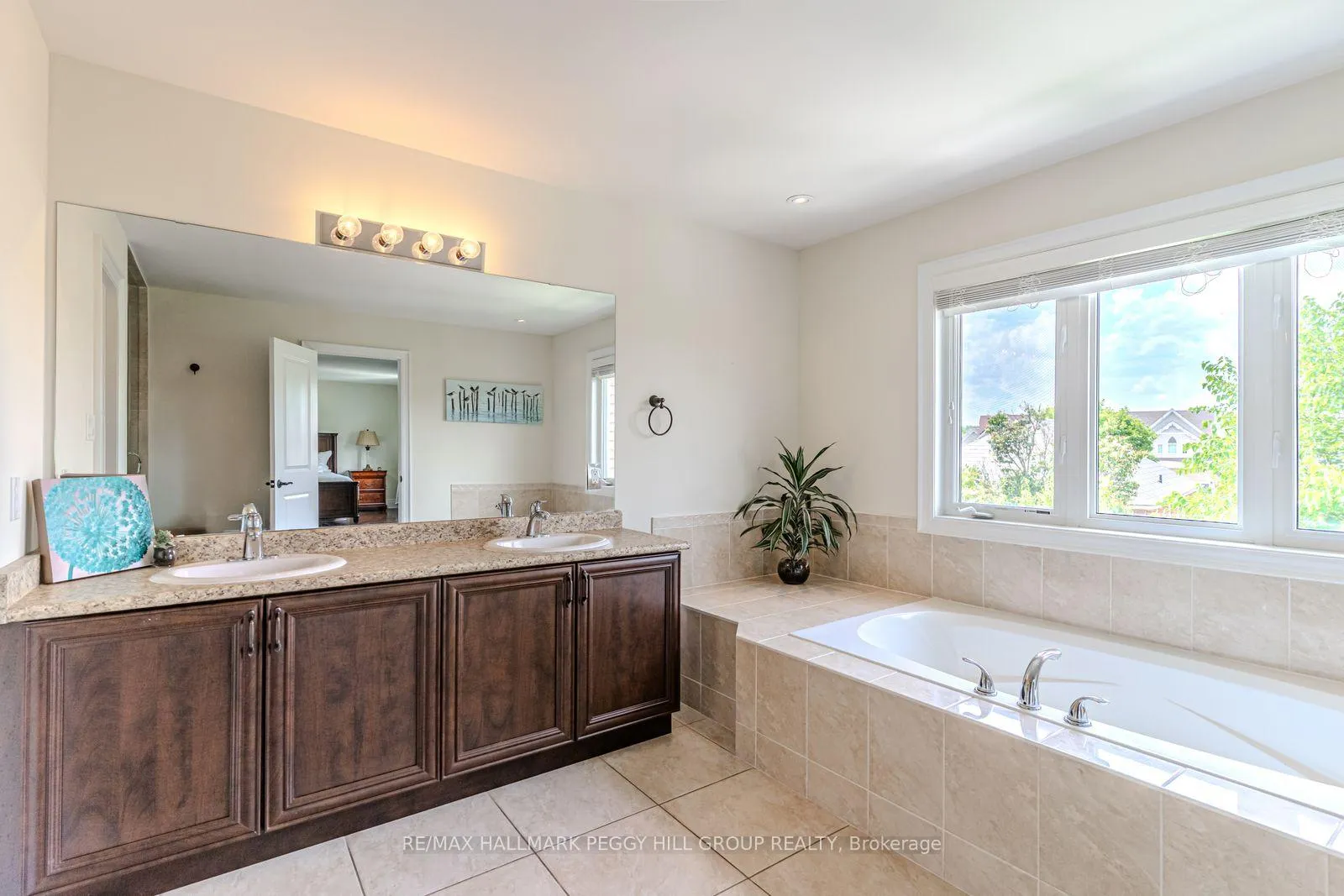 Photo 11 of 1746 Angus Street, Innisfil, Alcona — HOMEH