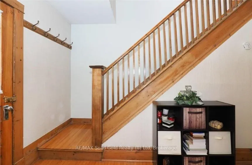 Photo 6 of 373 Garden Avenue, Cambridge — HOMEH