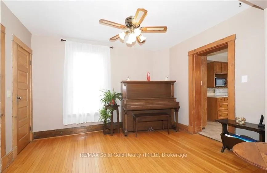 Photo 11 of 373 Garden Avenue, Cambridge — HOMEH