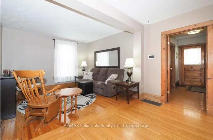 Photo 12 of 373 Garden Avenue, Cambridge — HOMEH