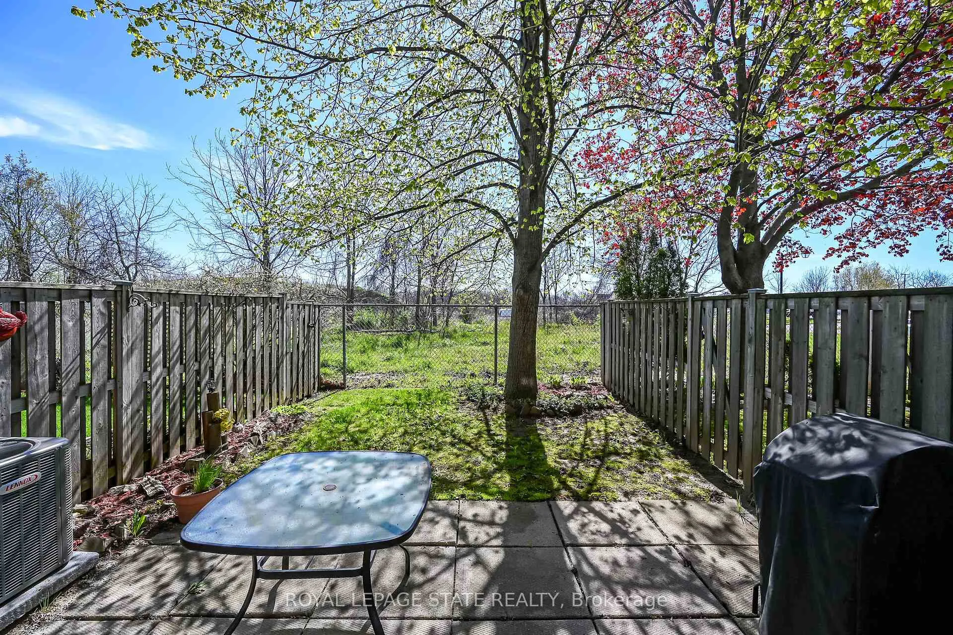 Photo 2 of Unit 9, 1455 Garth Street, Hamilton, Sheldon — HOMEH
