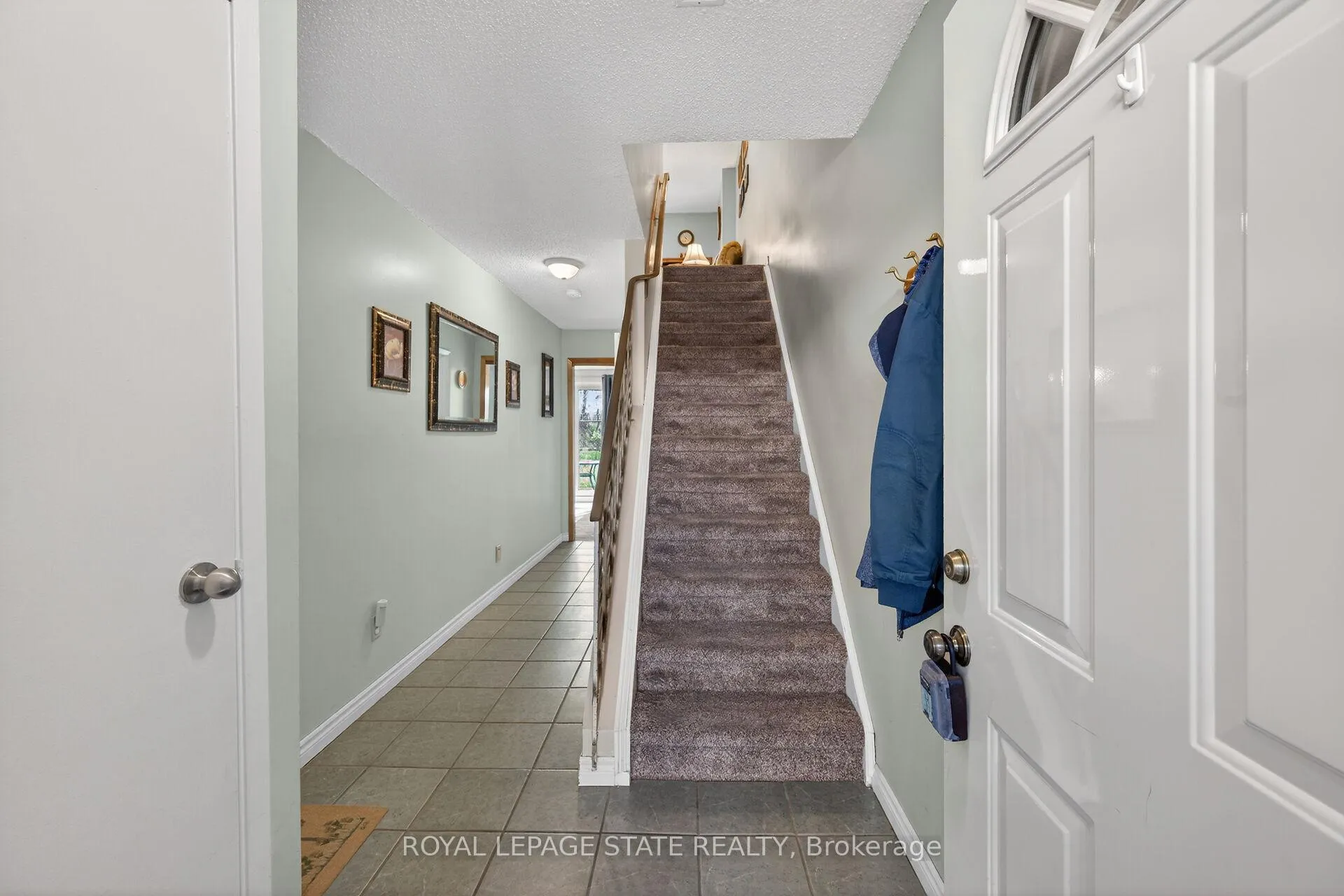 Photo 10 of Unit 9, 1455 Garth Street, Hamilton, Sheldon — HOMEH