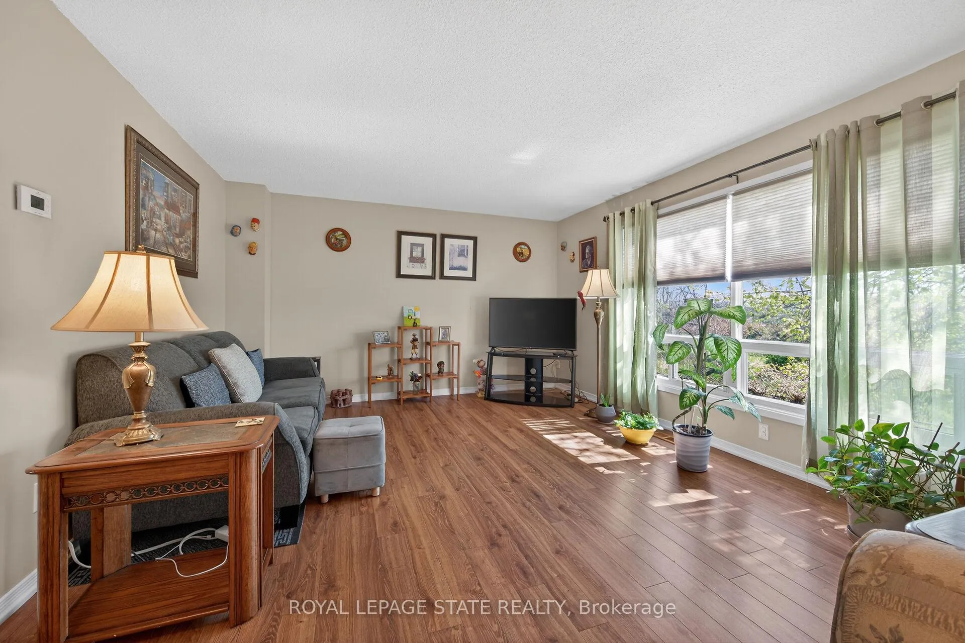 Photo 11 of Unit 9, 1455 Garth Street, Hamilton, Sheldon — HOMEH