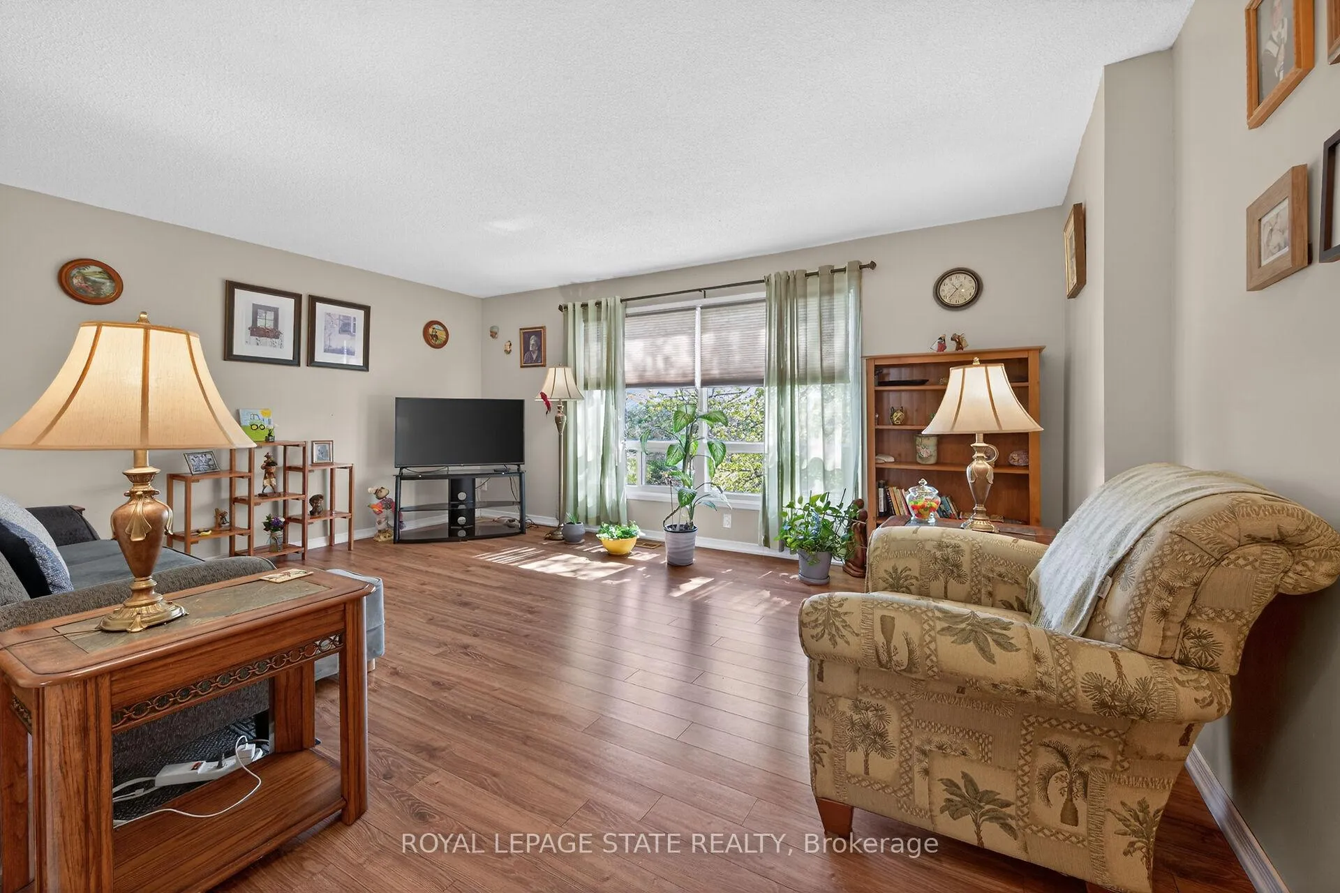 Photo 12 of Unit 9, 1455 Garth Street, Hamilton, Sheldon — HOMEH