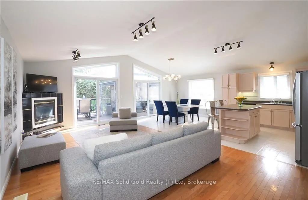 Photo 7 of 40 Dineen Court, Kitchener — HOMEH