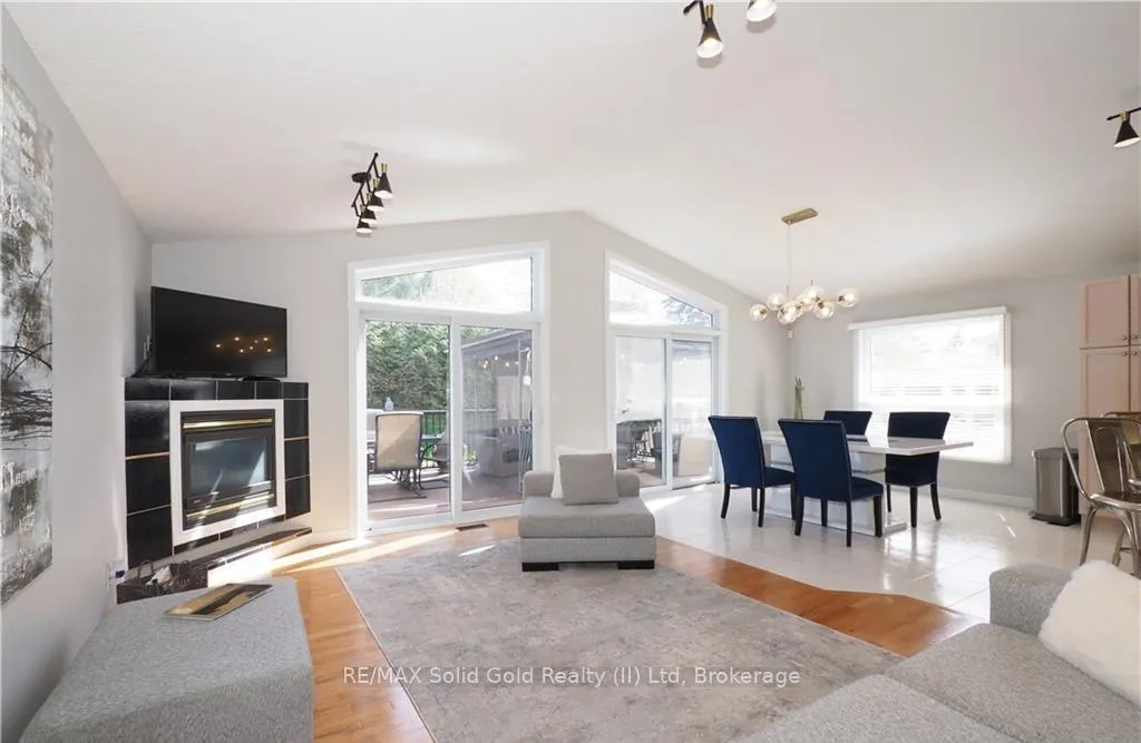 Photo 8 of 40 Dineen Court, Kitchener — HOMEH