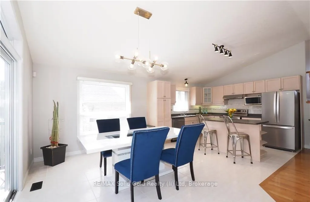 Photo 14 of 40 Dineen Court, Kitchener — HOMEH