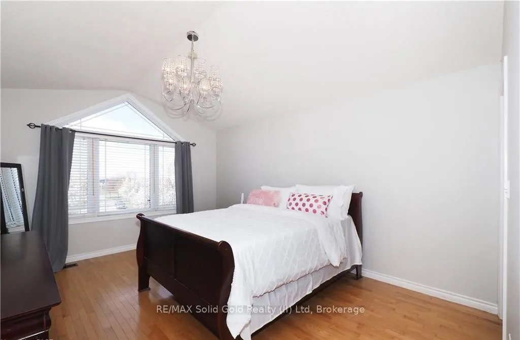 Photo 20 of 40 Dineen Court, Kitchener — HOMEH