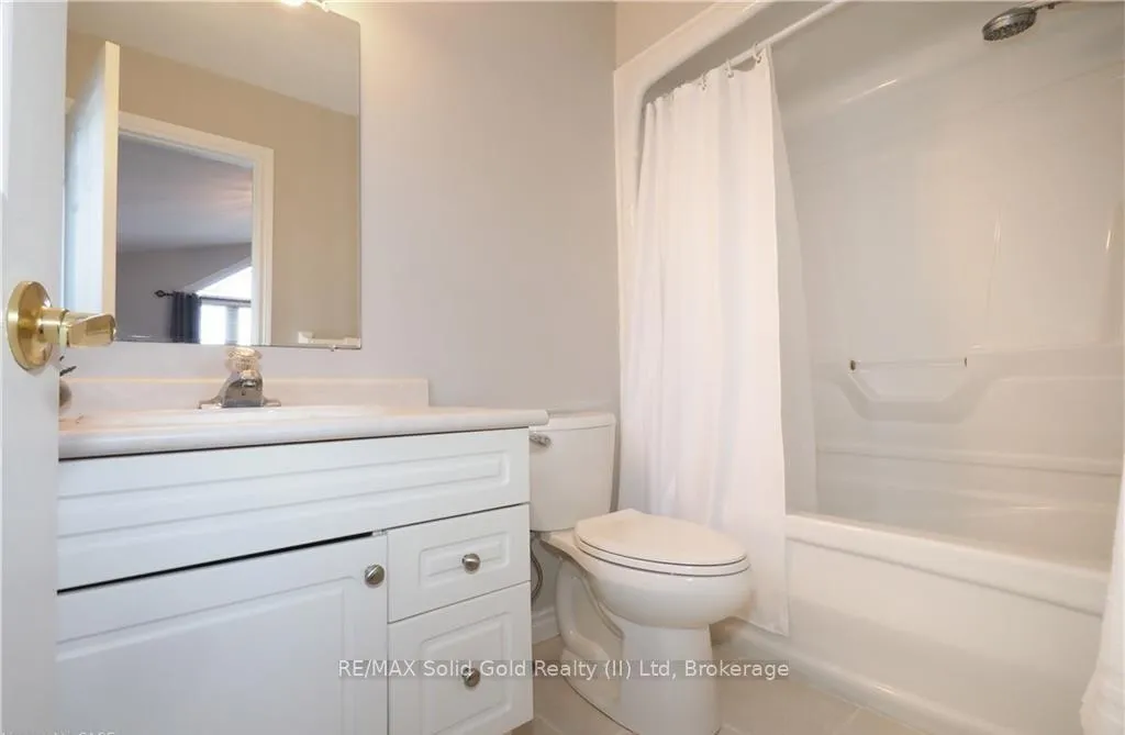 Photo 21 of 40 Dineen Court, Kitchener — HOMEH