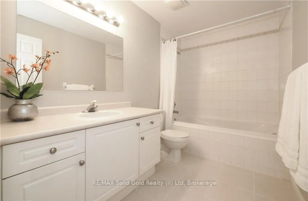 Photo 25 of 40 Dineen Court, Kitchener — HOMEH