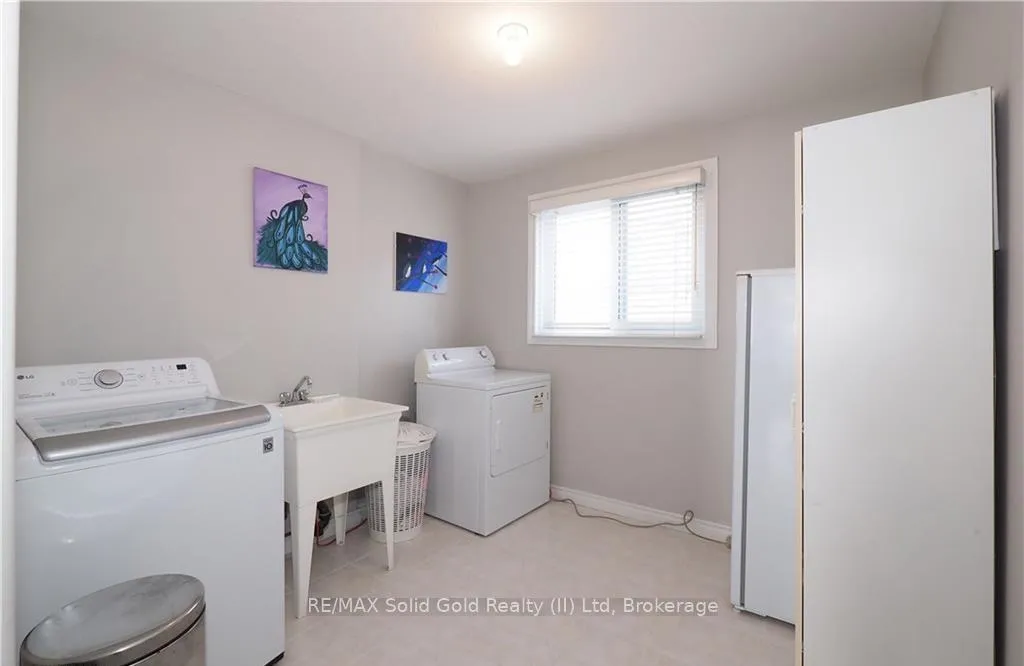 Photo 26 of 40 Dineen Court, Kitchener — HOMEH