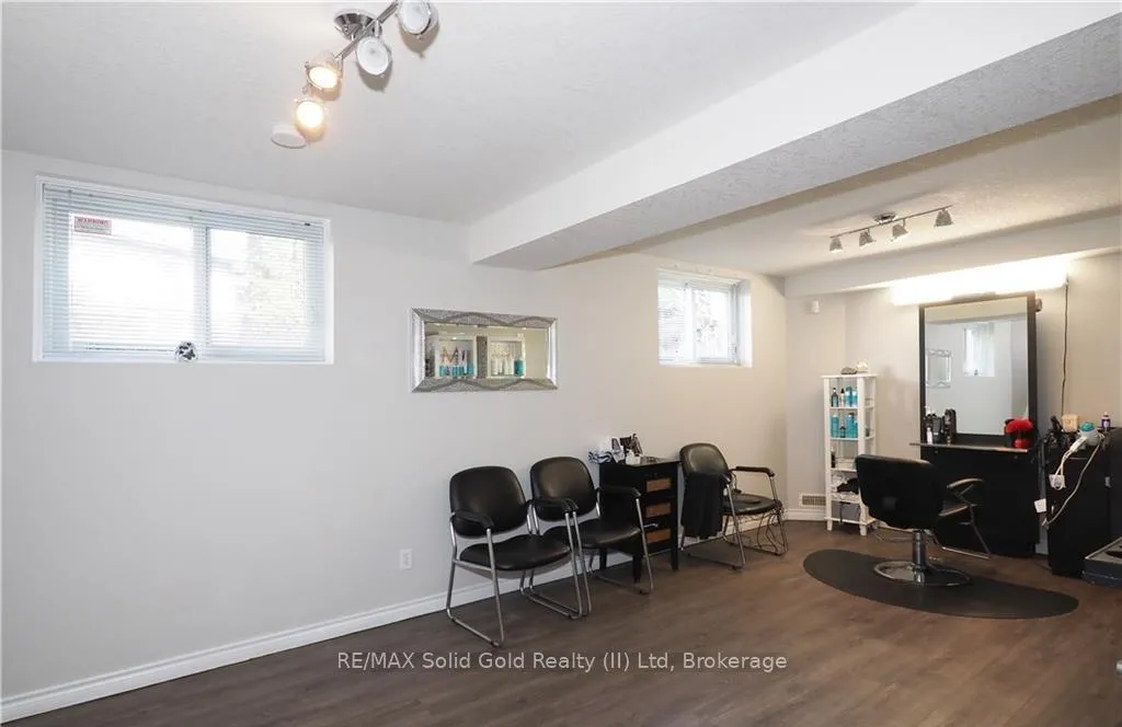 Photo 29 of 40 Dineen Court, Kitchener — HOMEH