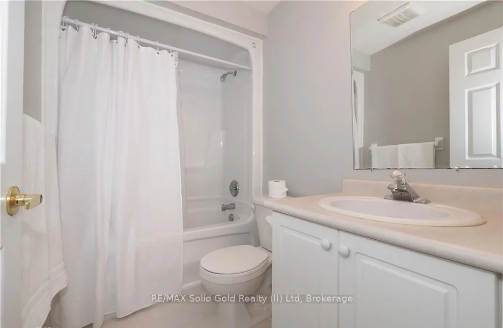 Photo 32 of 40 Dineen Court, Kitchener — HOMEH