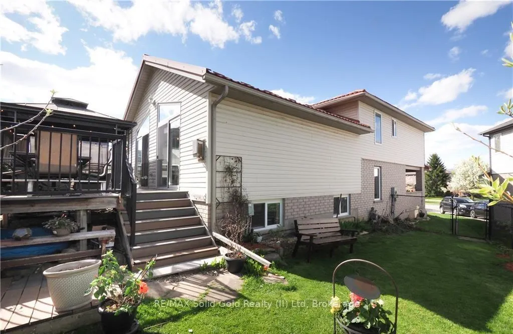 Photo 35 of 40 Dineen Court, Kitchener — HOMEH