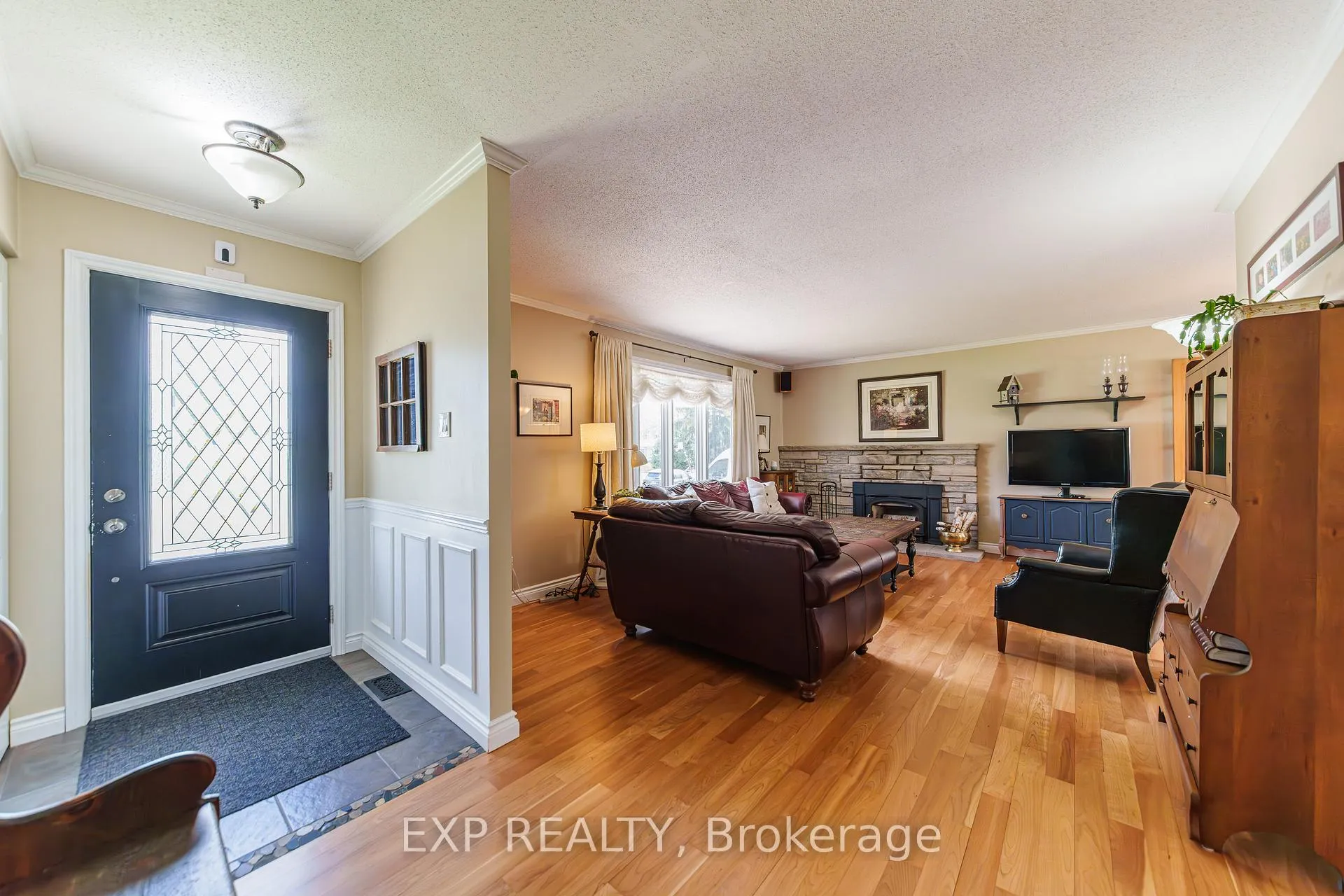 Photo 2 of 49 Parkmount Crescent, Ottawa, Sheahan Estates/Trend Village — HOMEH