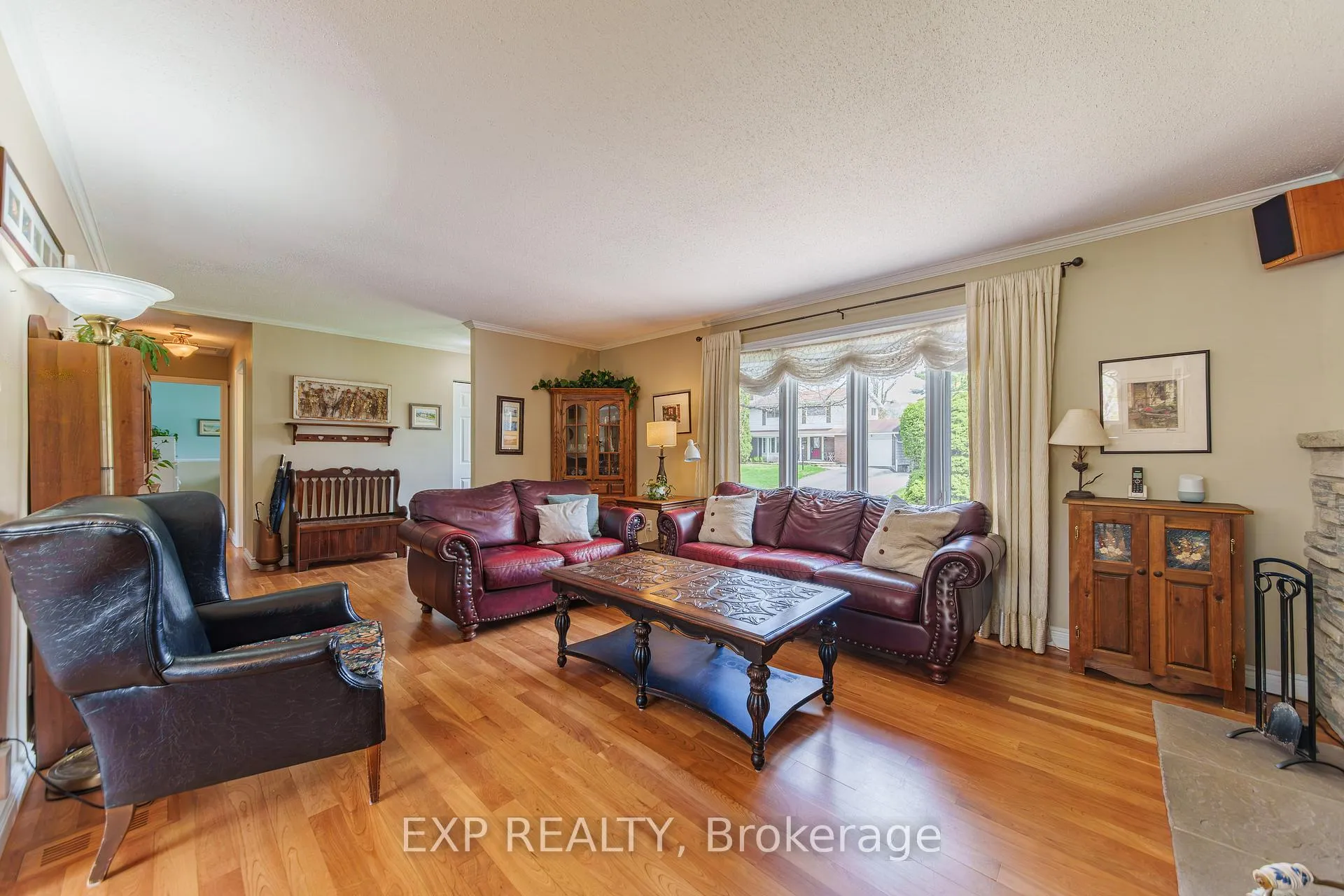 Photo 4 of 49 Parkmount Crescent, Ottawa, Sheahan Estates/Trend Village — HOMEH