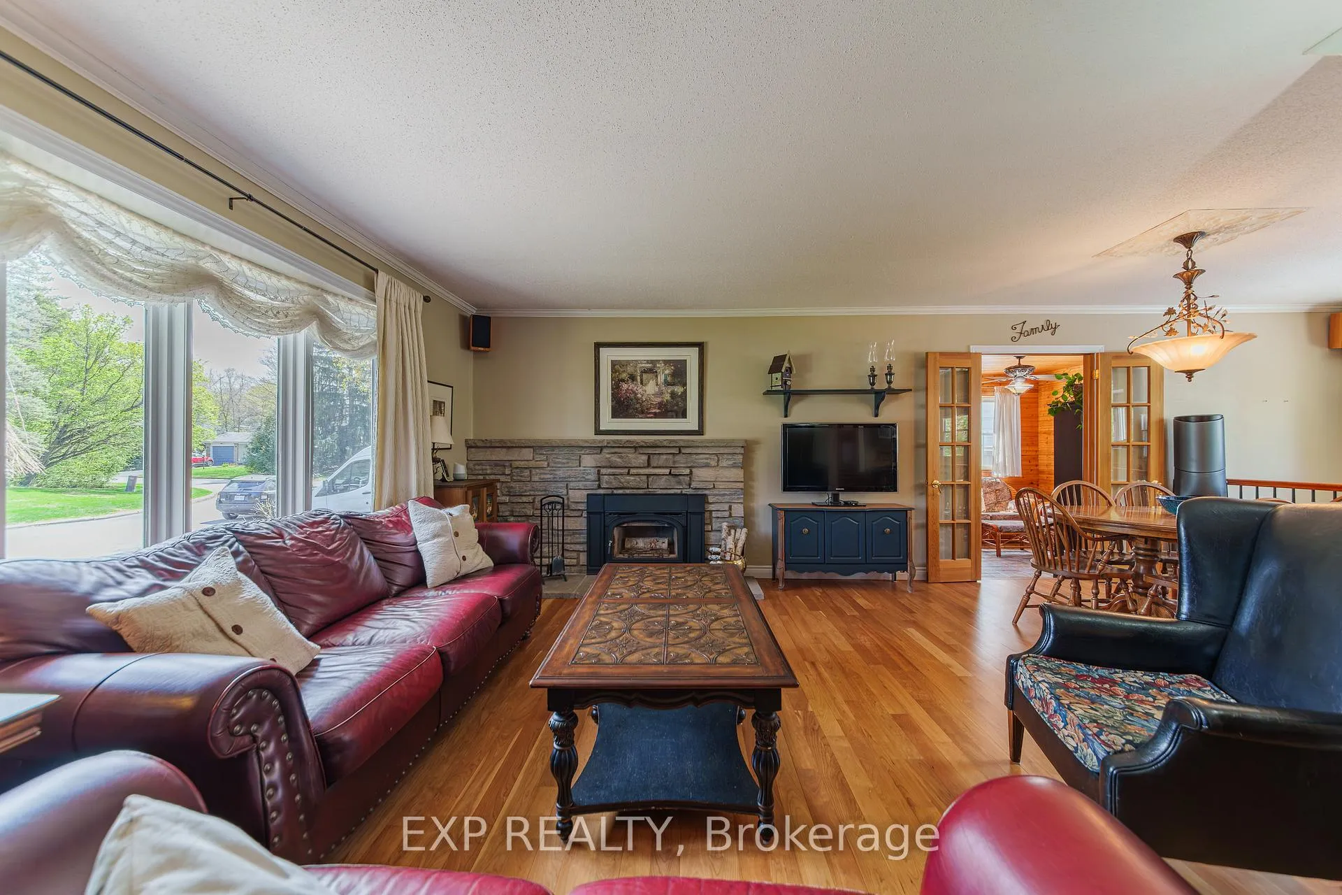 Photo 5 of 49 Parkmount Crescent, Ottawa, Sheahan Estates/Trend Village — HOMEH