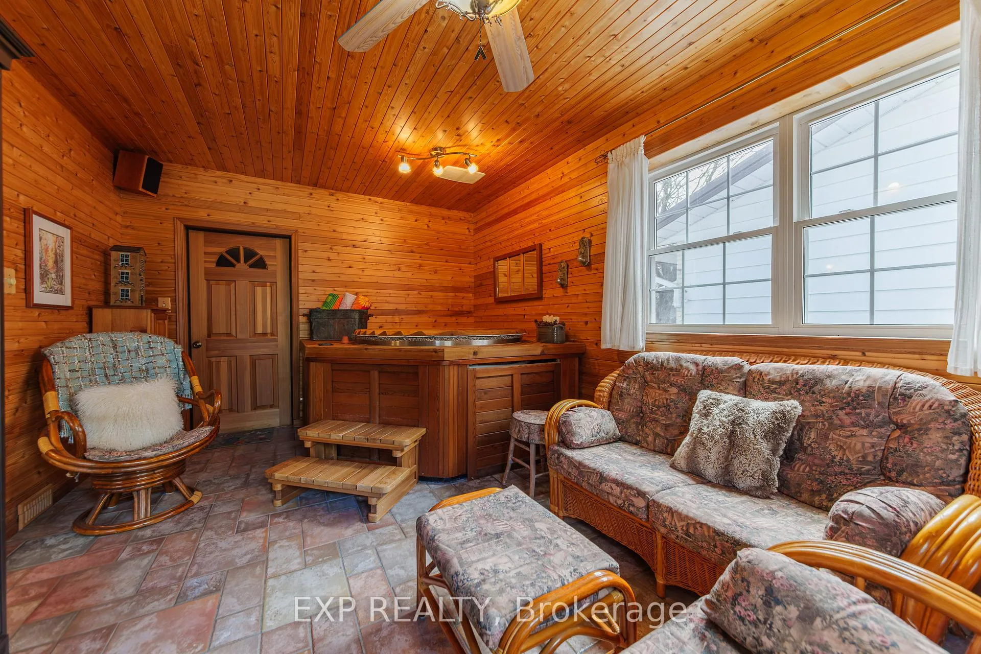 Photo 15 of 49 Parkmount Crescent, Ottawa, Sheahan Estates/Trend Village — HOMEH