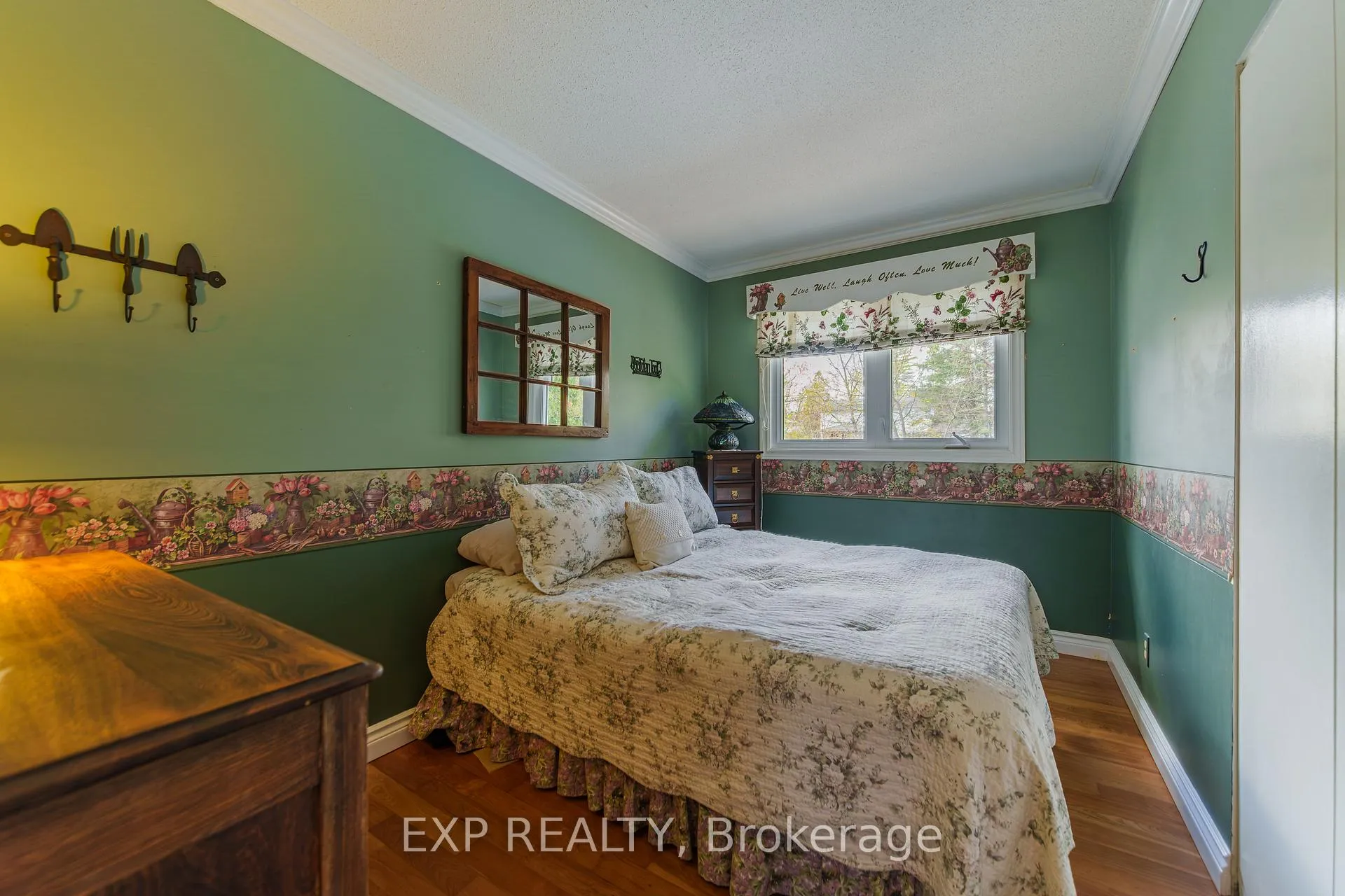 Photo 16 of 49 Parkmount Crescent, Ottawa, Sheahan Estates/Trend Village — HOMEH
