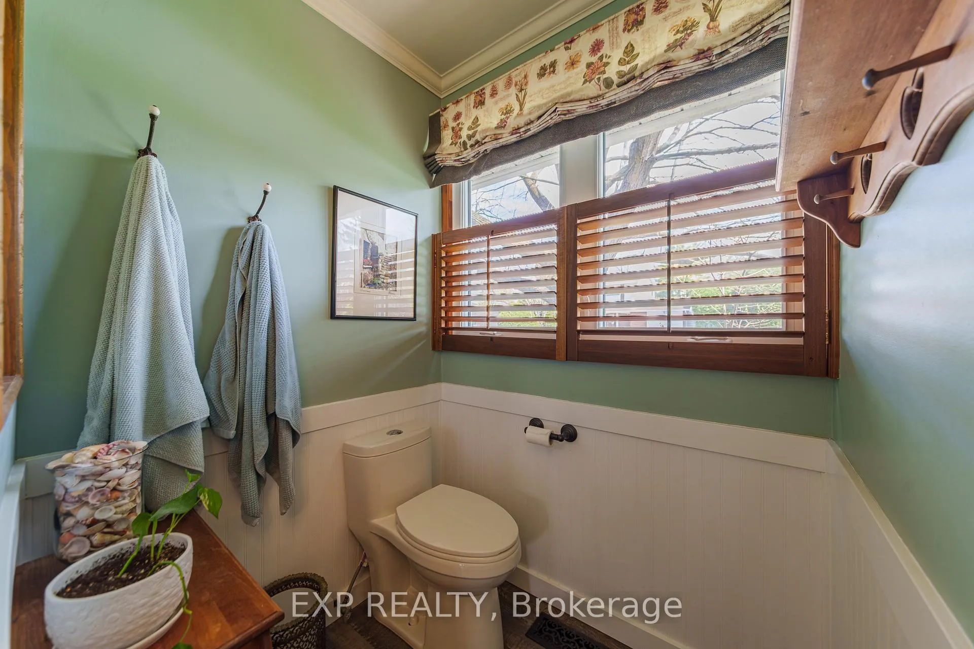 Photo 19 of 49 Parkmount Crescent, Ottawa, Sheahan Estates/Trend Village — HOMEH