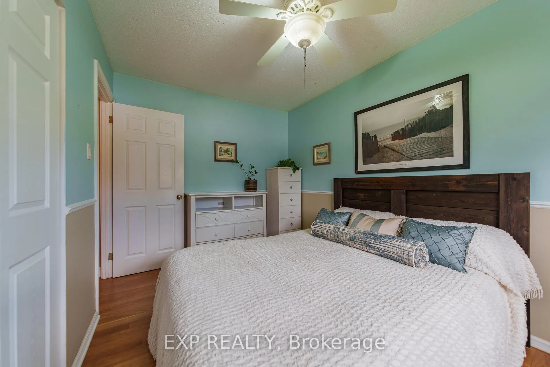 Photo 25 of 49 Parkmount Crescent, Ottawa, Sheahan Estates/Trend Village — HOMEH