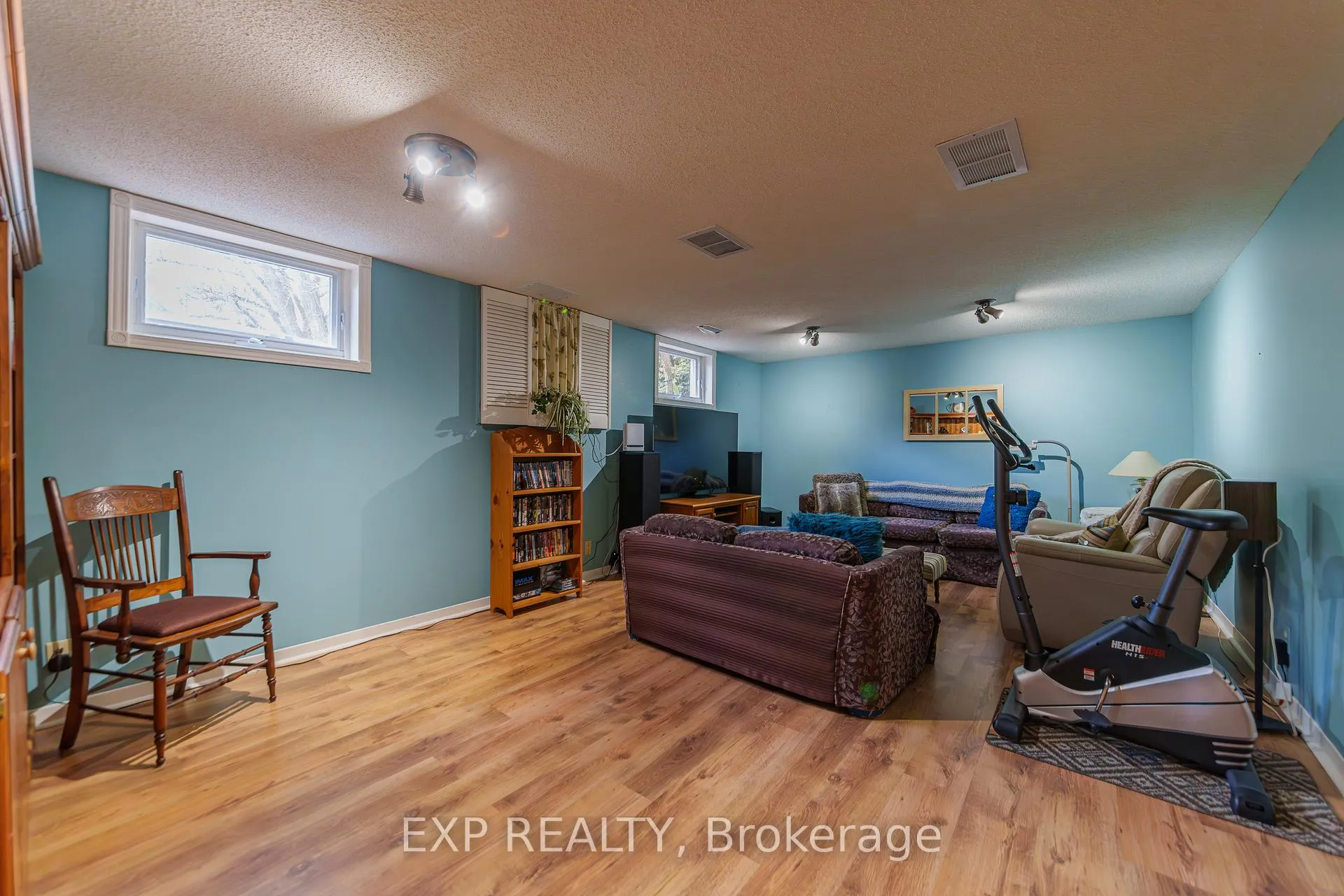 Photo 31 of 49 Parkmount Crescent, Ottawa, Sheahan Estates/Trend Village — HOMEH